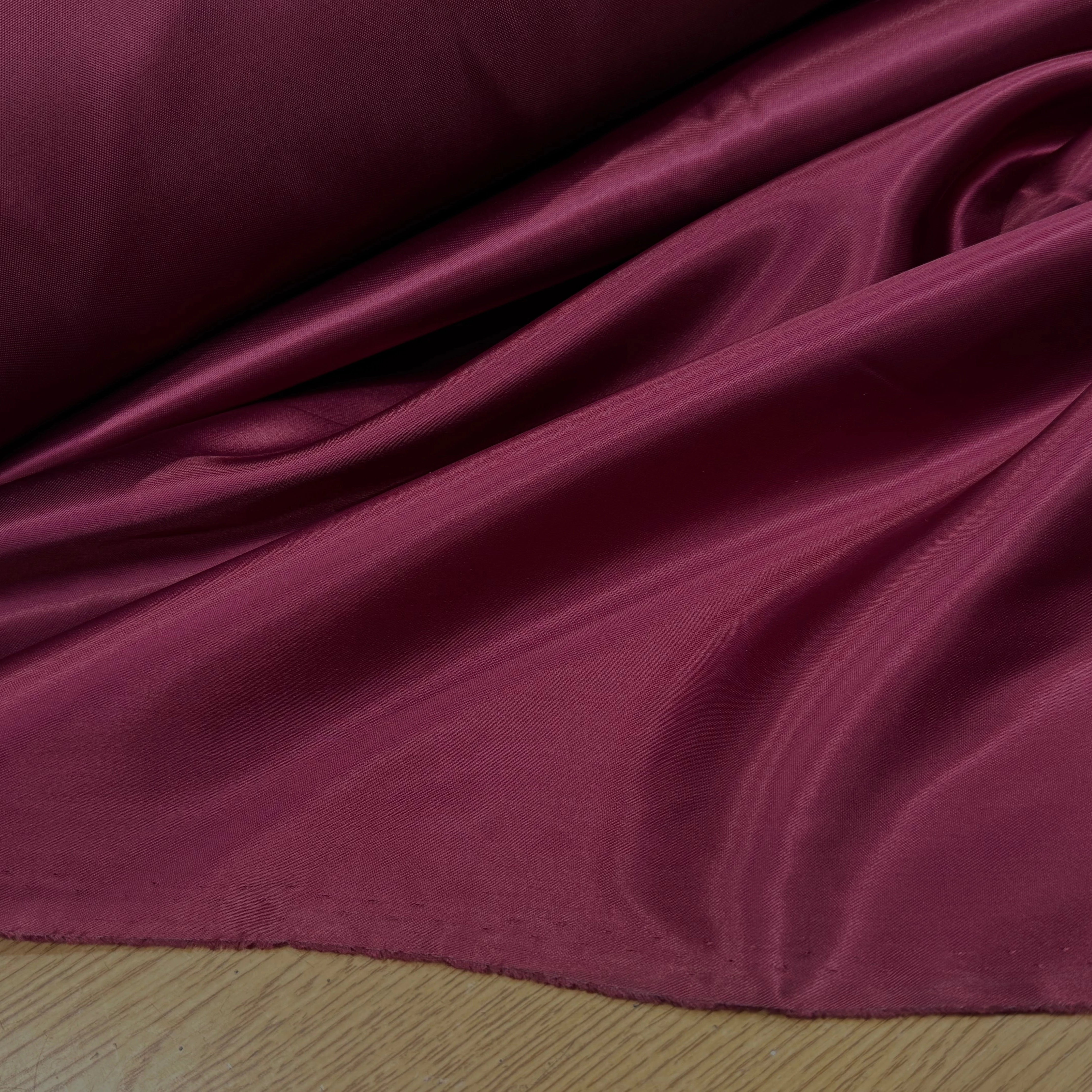 DOUBLURE SATIN POLYVISOCOSE LOURD LEGEREMENT STRIEE BORDEAUX - My Little Coupon