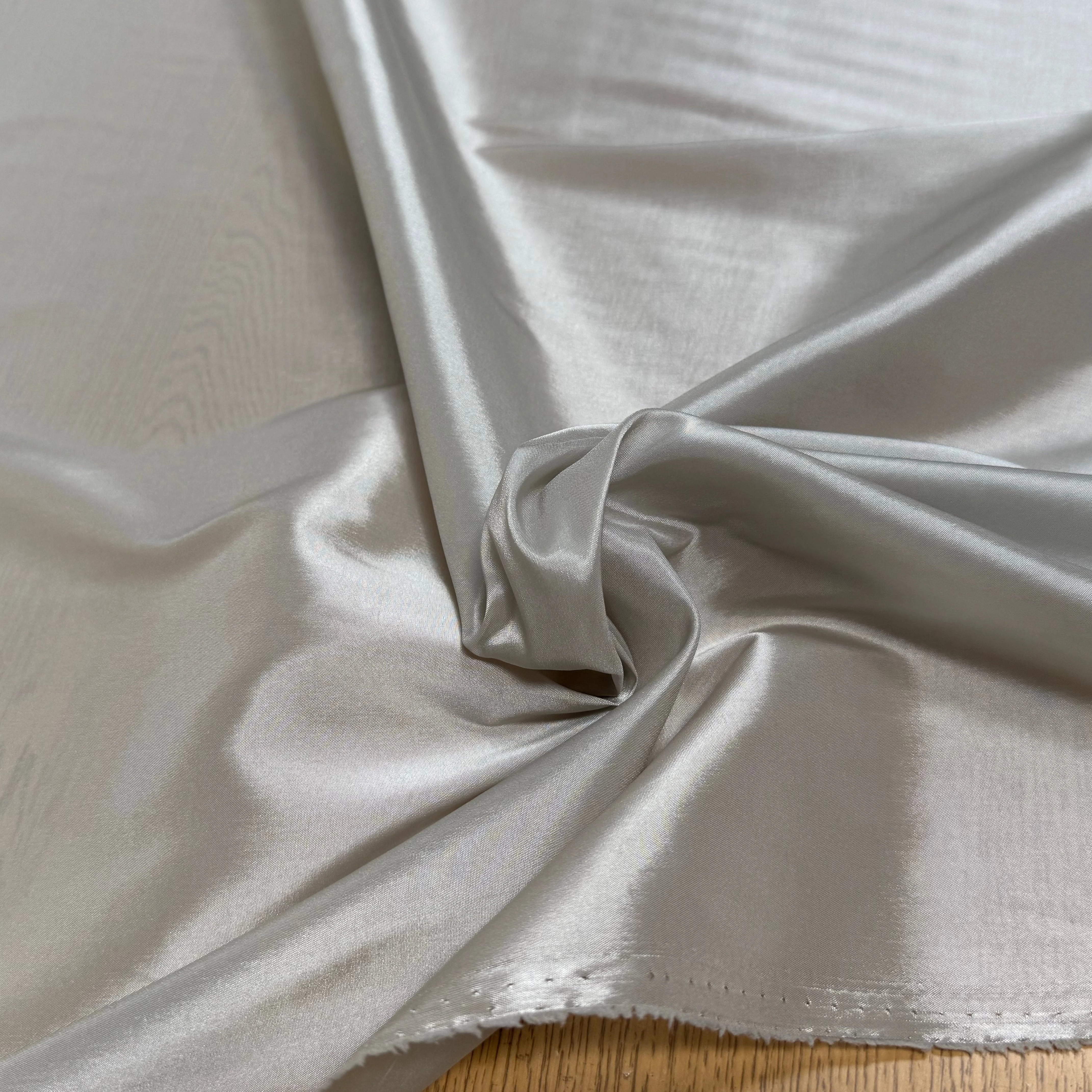 DOUBLURE SATINÉE GRIS CLAIR STRETCH 67% ACETATE - My Little Coupon