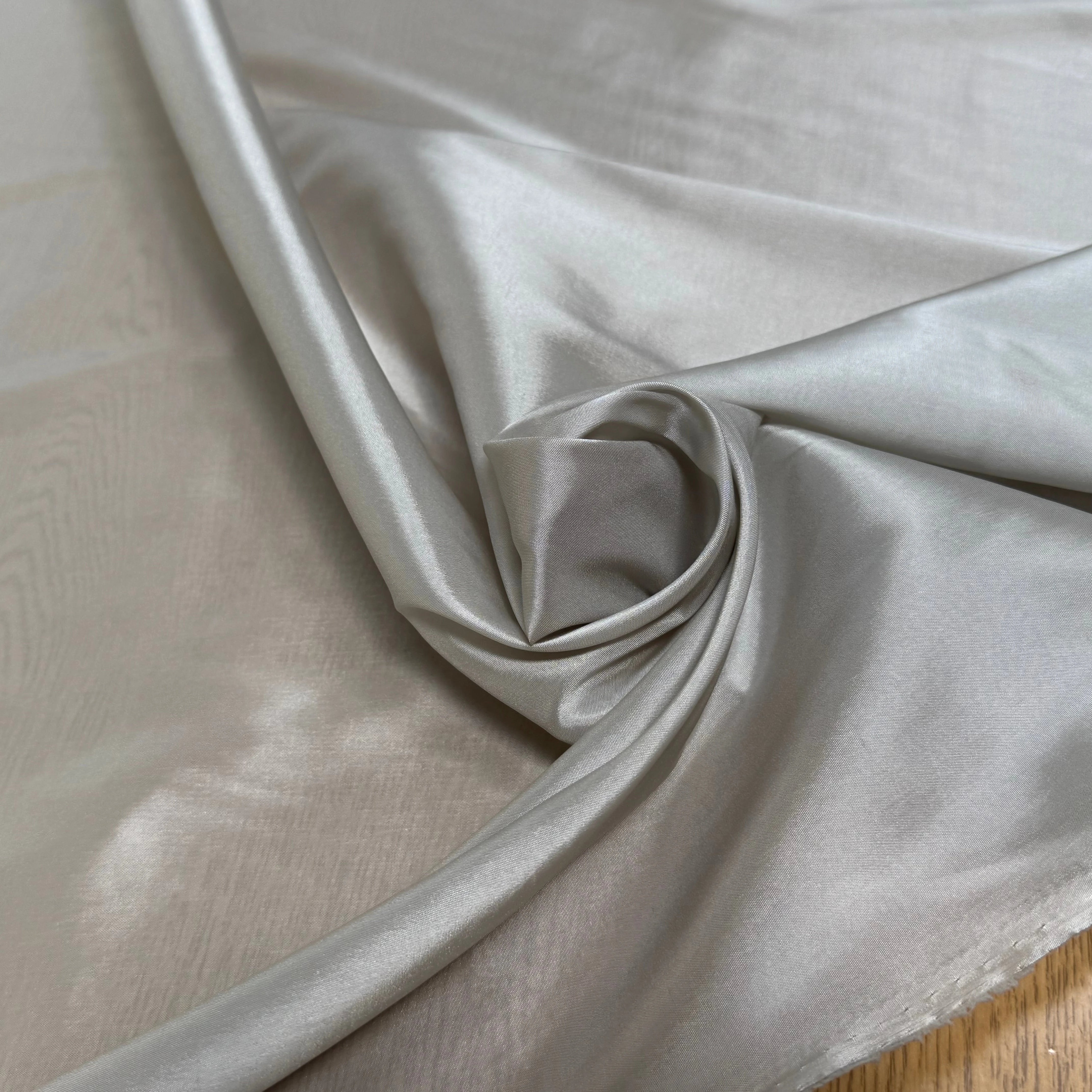 DOUBLURE SATINÉE GRIS CLAIR STRETCH 67% ACETATE - My Little Coupon