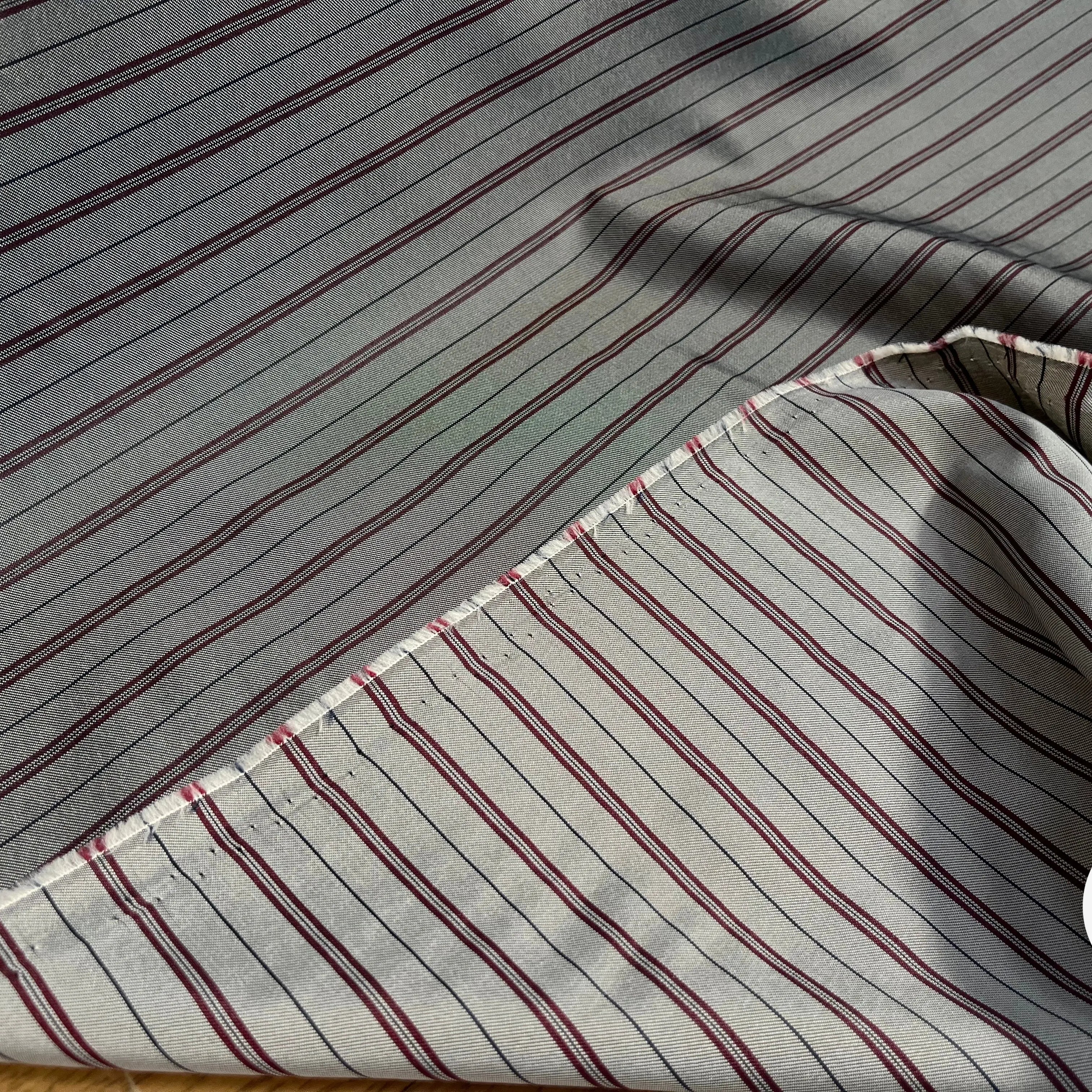 DOUBLURE SERGÉE MIGNONNETTE RAYÉE FOND MÉTAL BORDEAUX - My Little Coupon