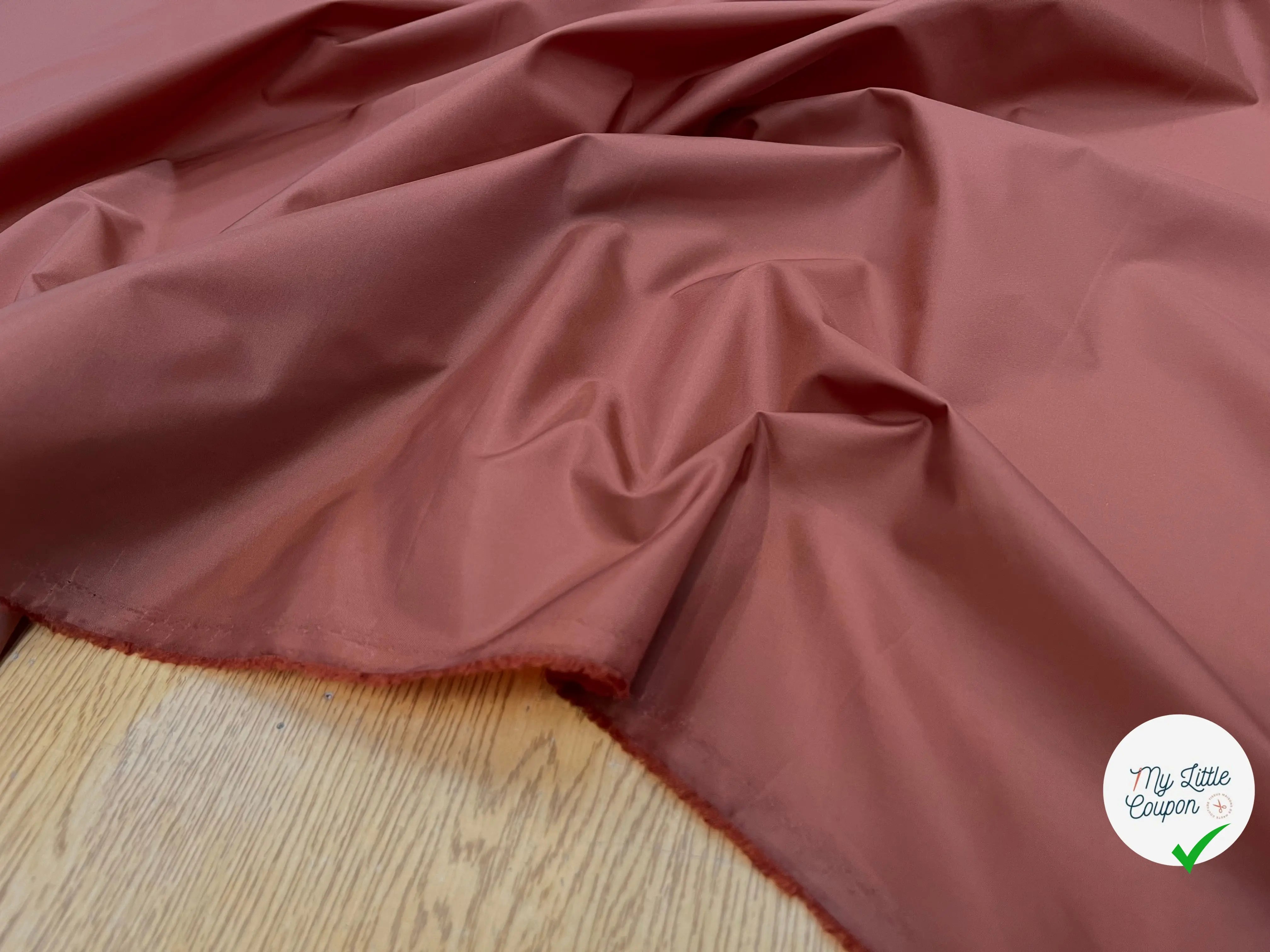 TAFFETAS VYNIL VETEMENT DE PLUIE MARRON BORDEAUX - My Little Coupon