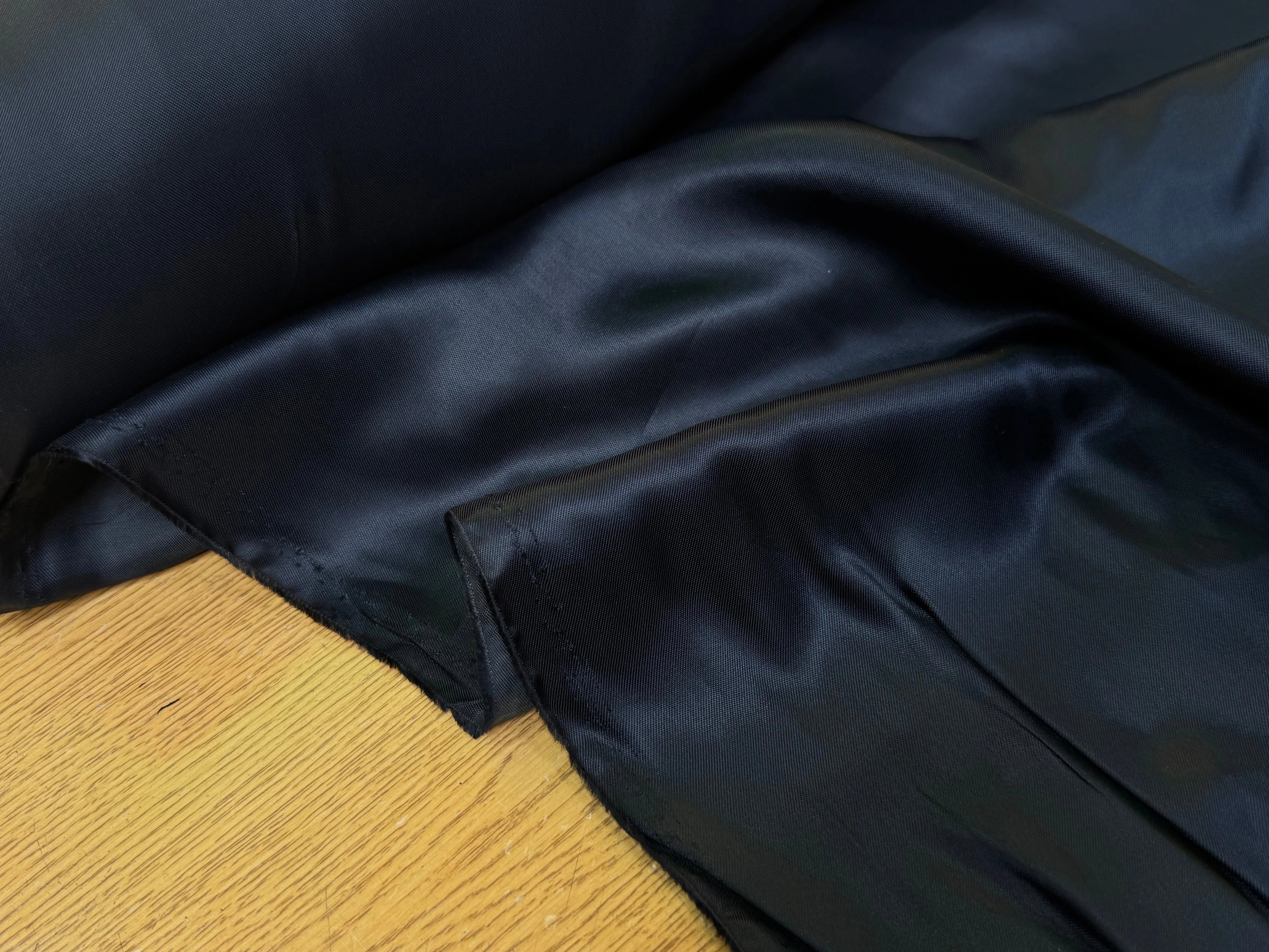 DOUBLURE VISCOSE ACETATE BLEU NUIT LÉGÈREMENT SATINÉE - My Little Coupon