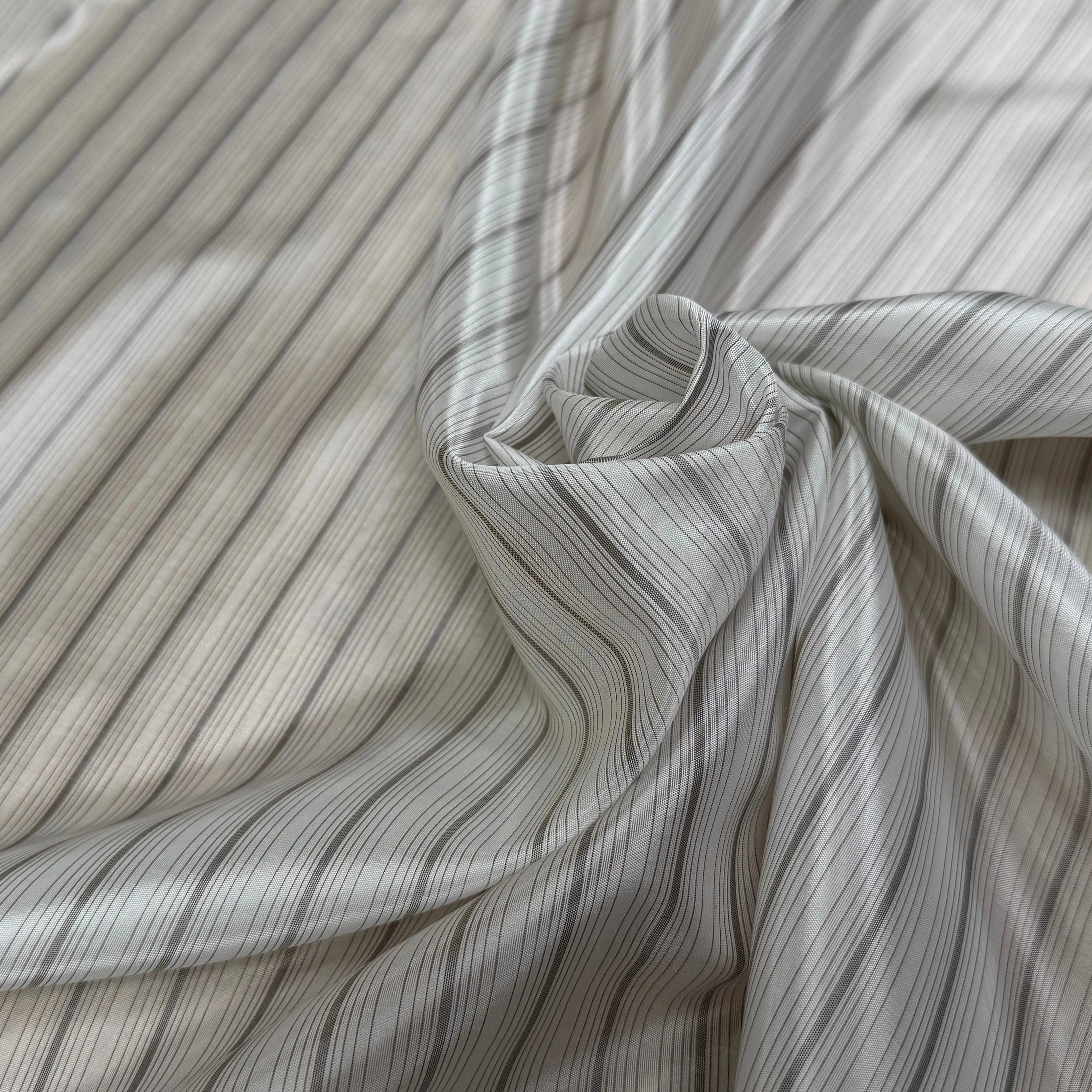 DOUBLURE VISCOSE BLANC CASSÉ À RAYURES GRISE CHIC - My Little Coupon