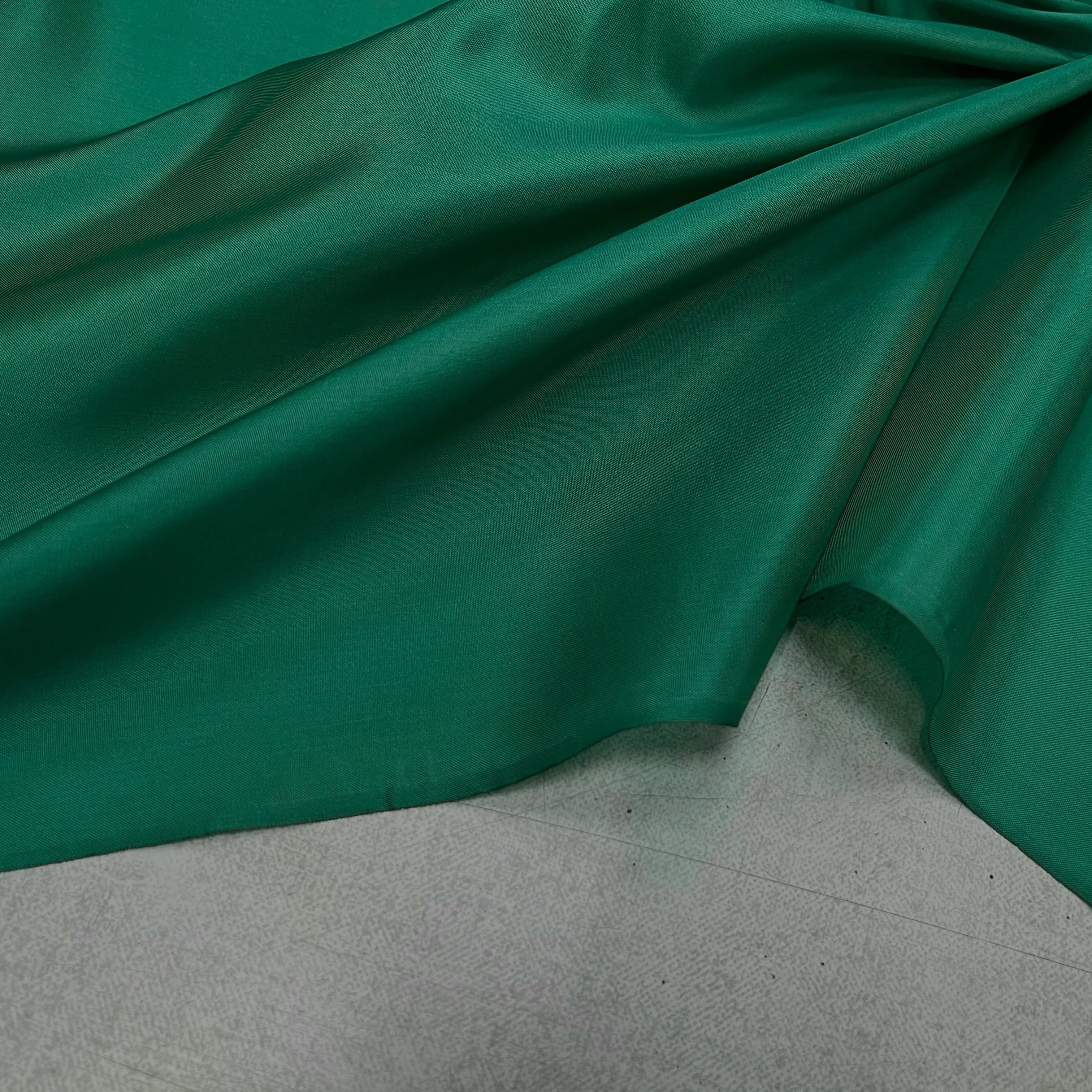 DOUBLURE VISCOSE TAFFETAS UNI VERT - My Little Coupon