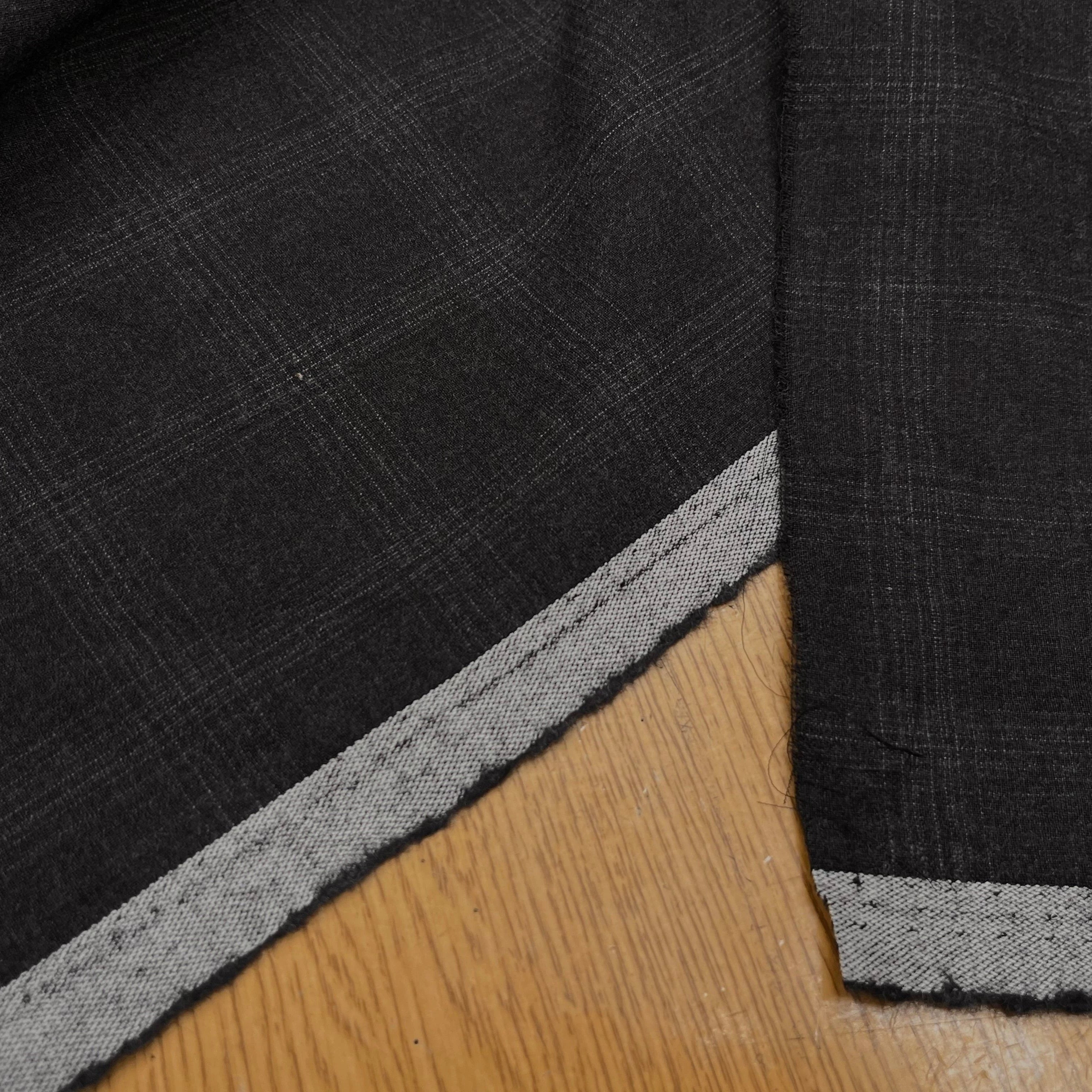 DRAPERIE DE LAINE À CARREAUX GRIS NOIR FONCÉ DEPERLANTE - My Little Coupon