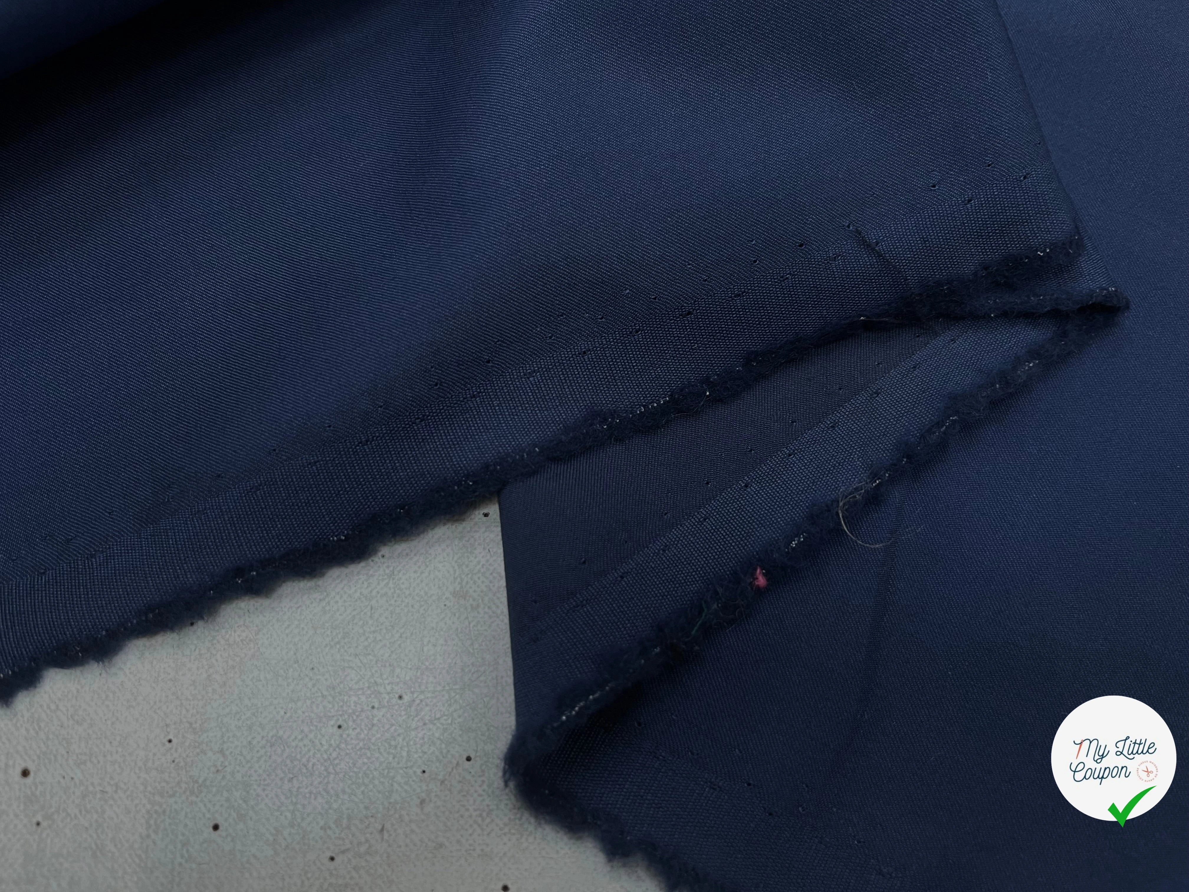 DRAPERIE DE LAINE BLEU CHIC AVEC UN FIL ROUGE SUR LA LISIÈRE 157CM - My Little Coupon