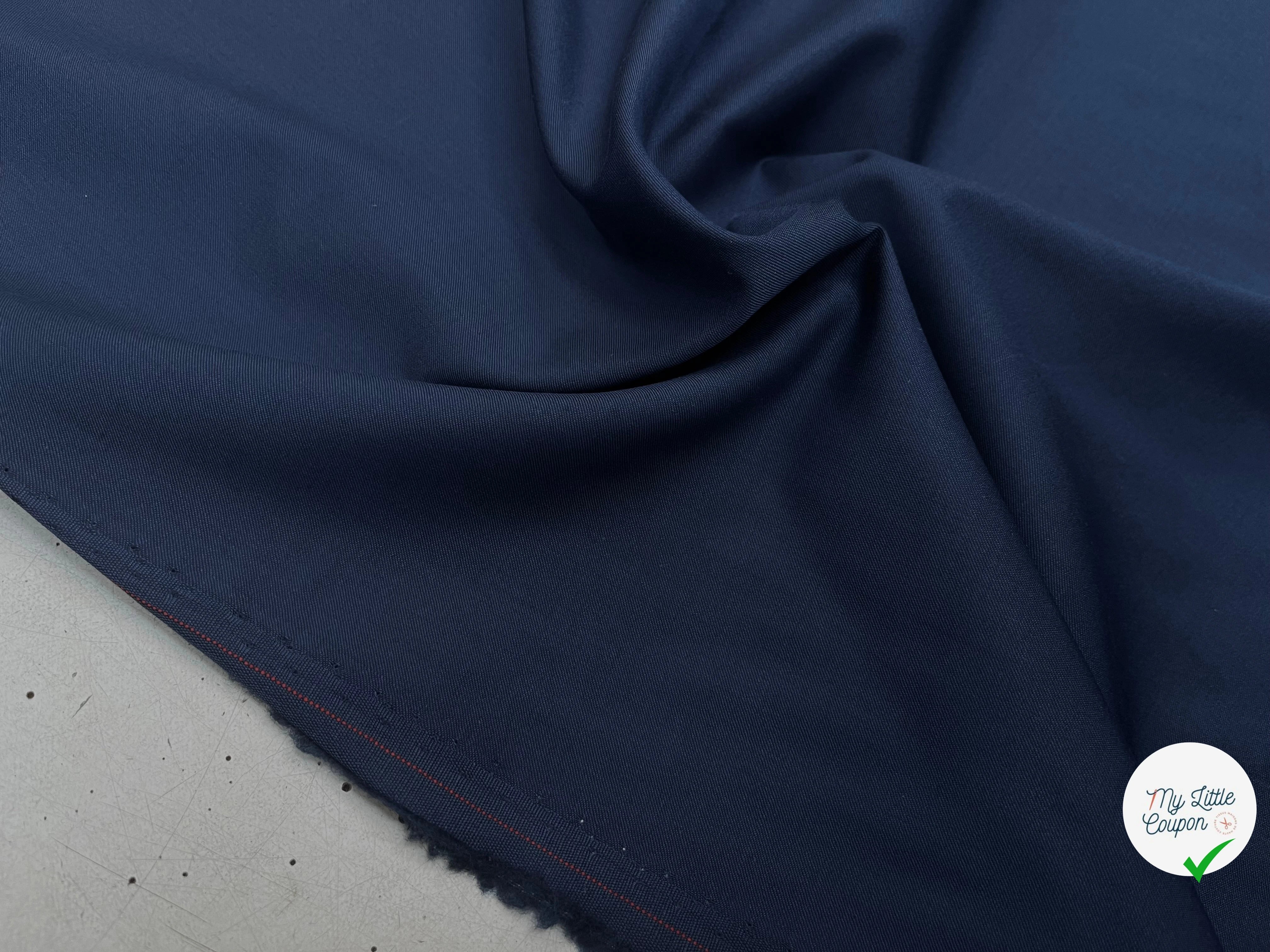 DRAPERIE DE LAINE BLEU CHIC AVEC UN FIL ROUGE SUR LA LISIÈRE 157CM - My Little Coupon