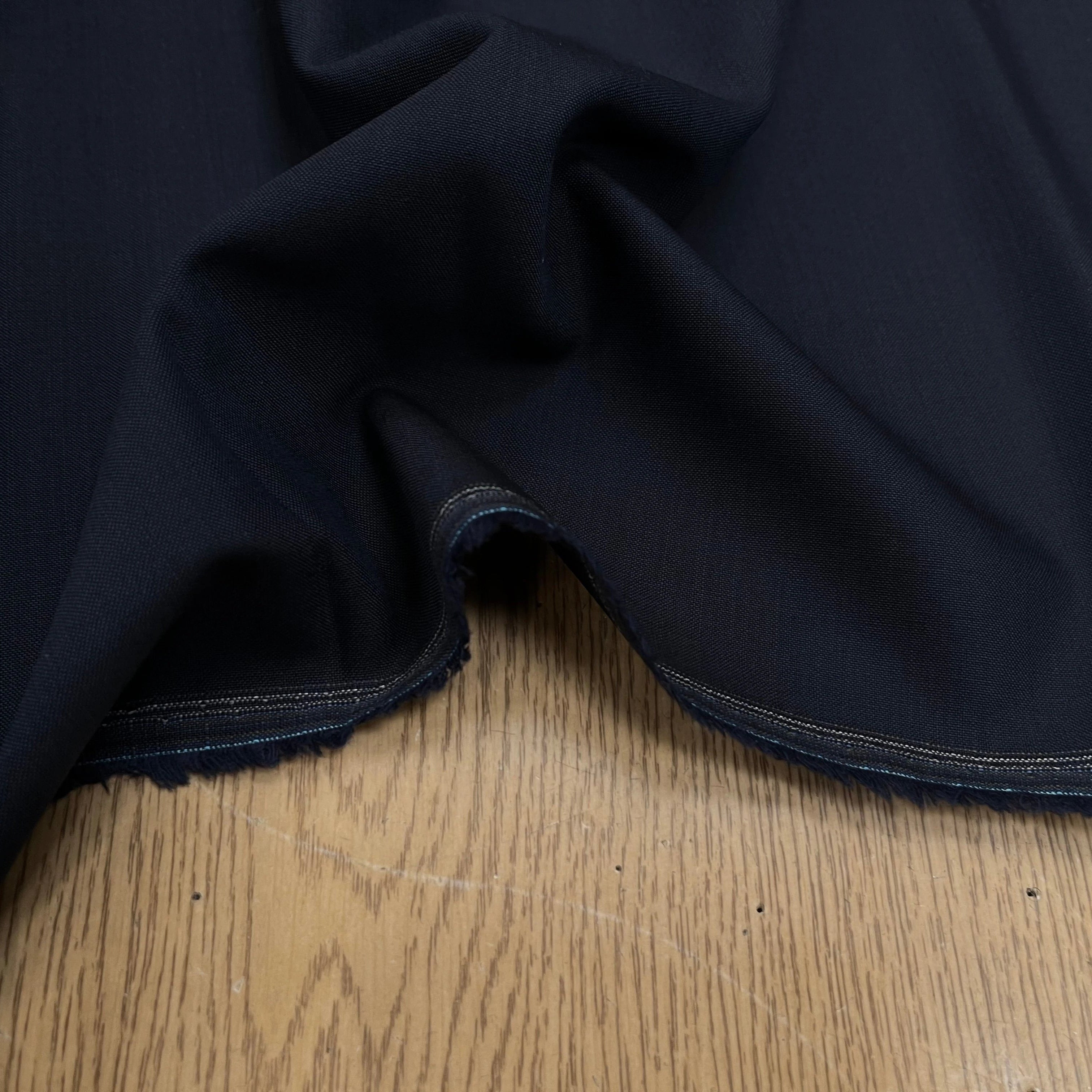 DRAPERIE DE LAINE EFFET PIQUÉE DEPERLANTE BLEU MARINE FONCÉ - My Little Coupon