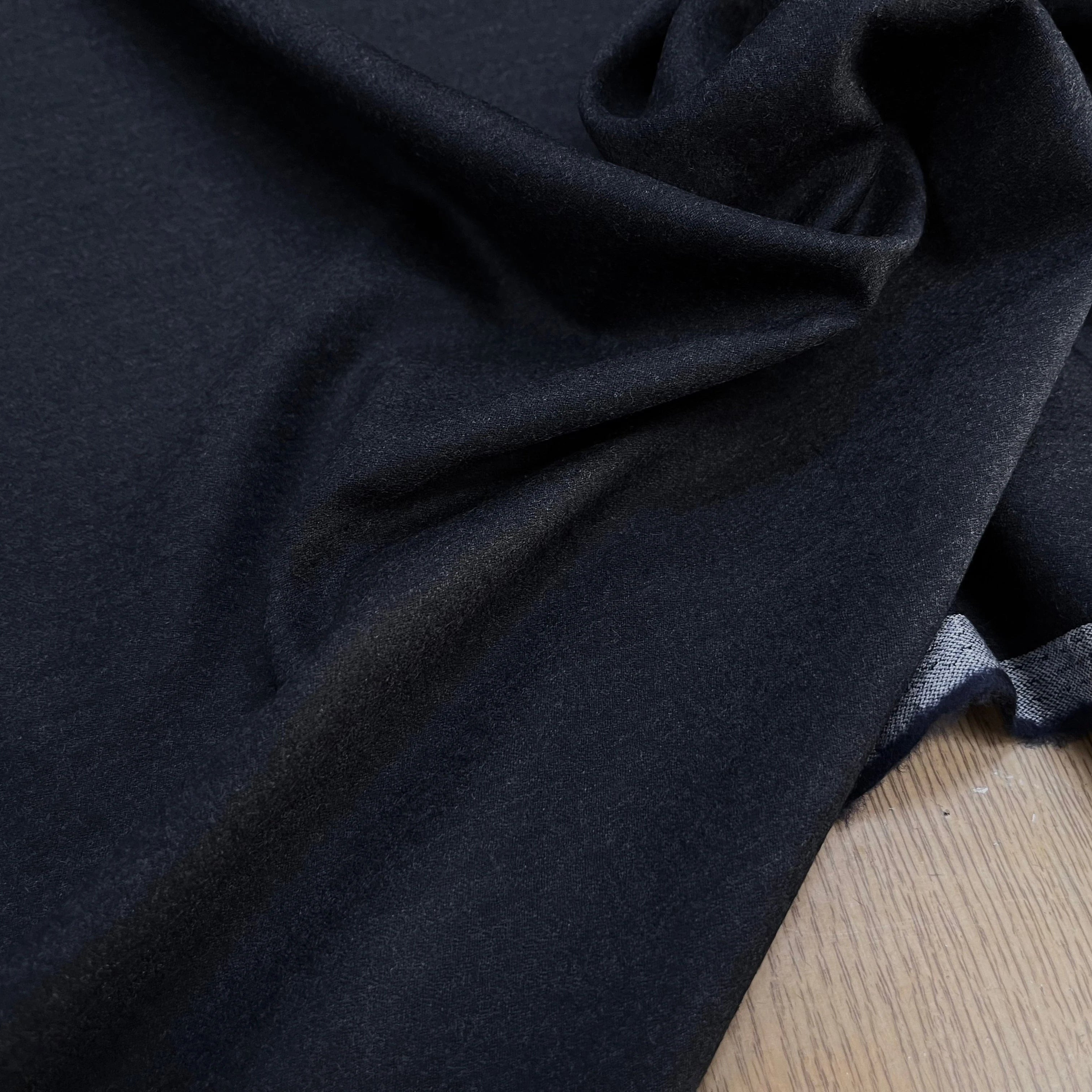 DRAPERIE DE LAINE FLANELLE BLEU NUIT CHINÉ DEPERLANTE - My Little Coupon