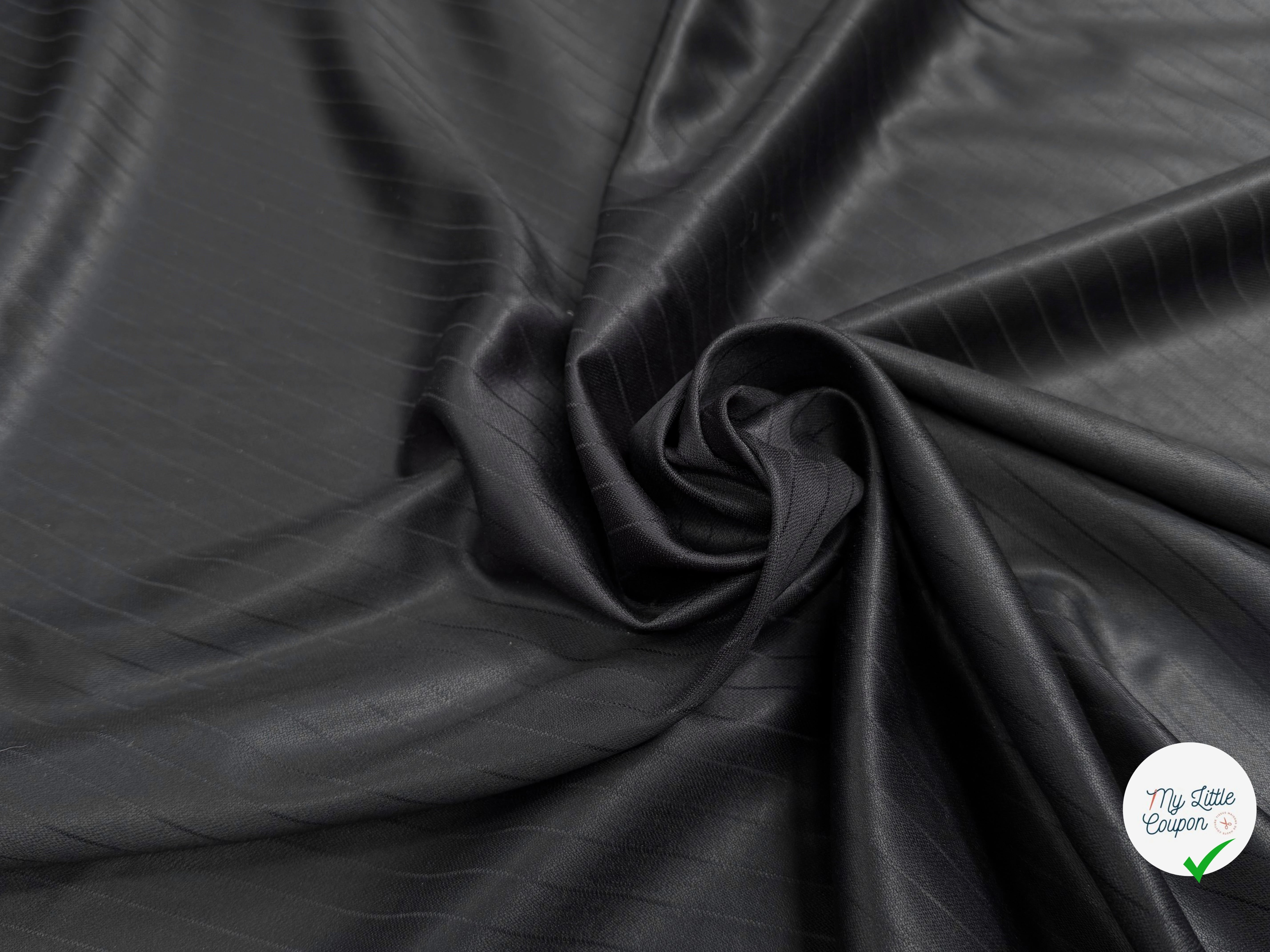 DRAPERIE DE LAINE FLUIDE RAYÉE NOIRE EFFET SATINÉ - My Little Coupon