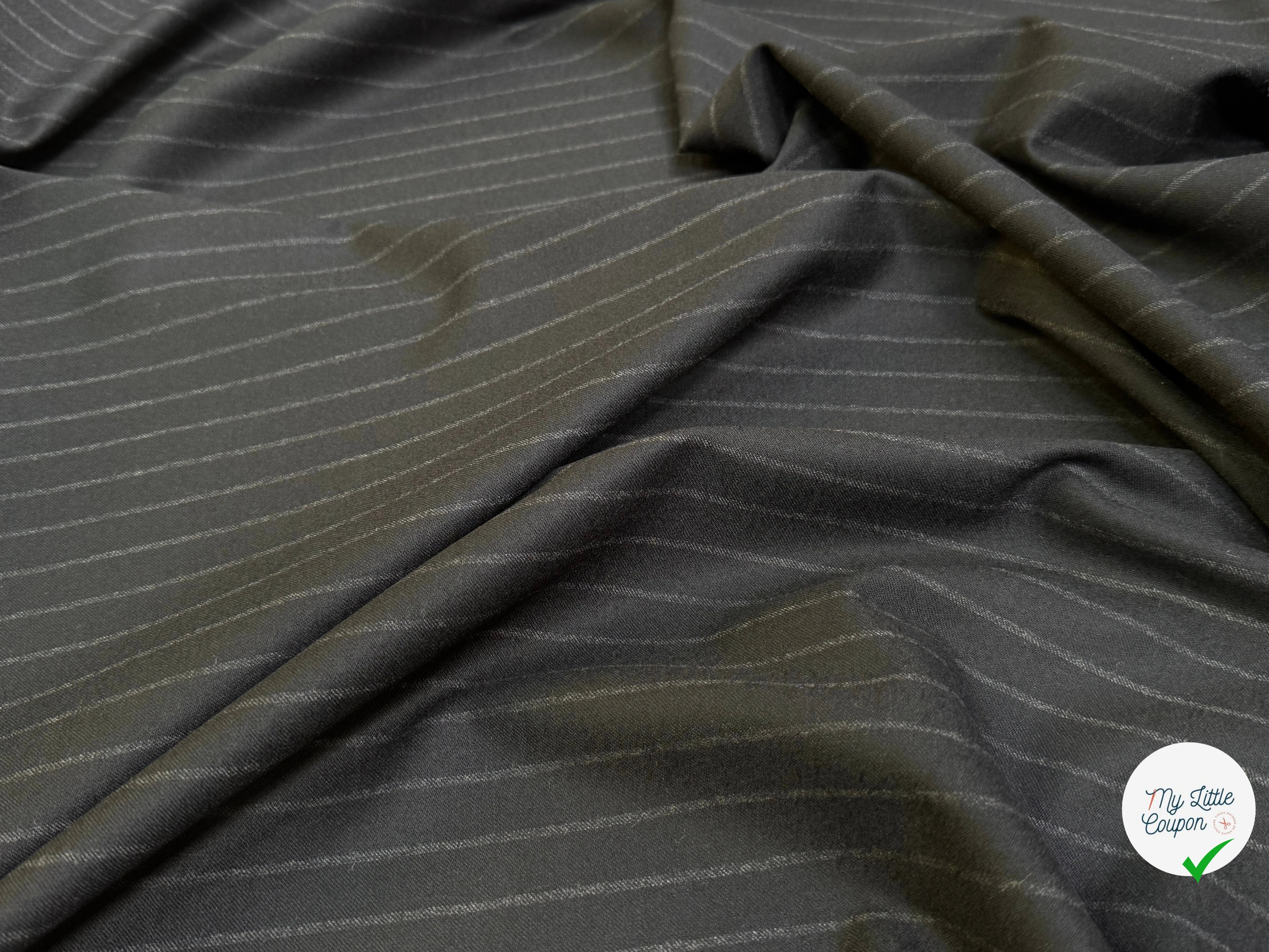DRAPERIE DE LAINE GRATÉE BELLE TENUE NOIR RAYURES GRISES - My Little Coupon