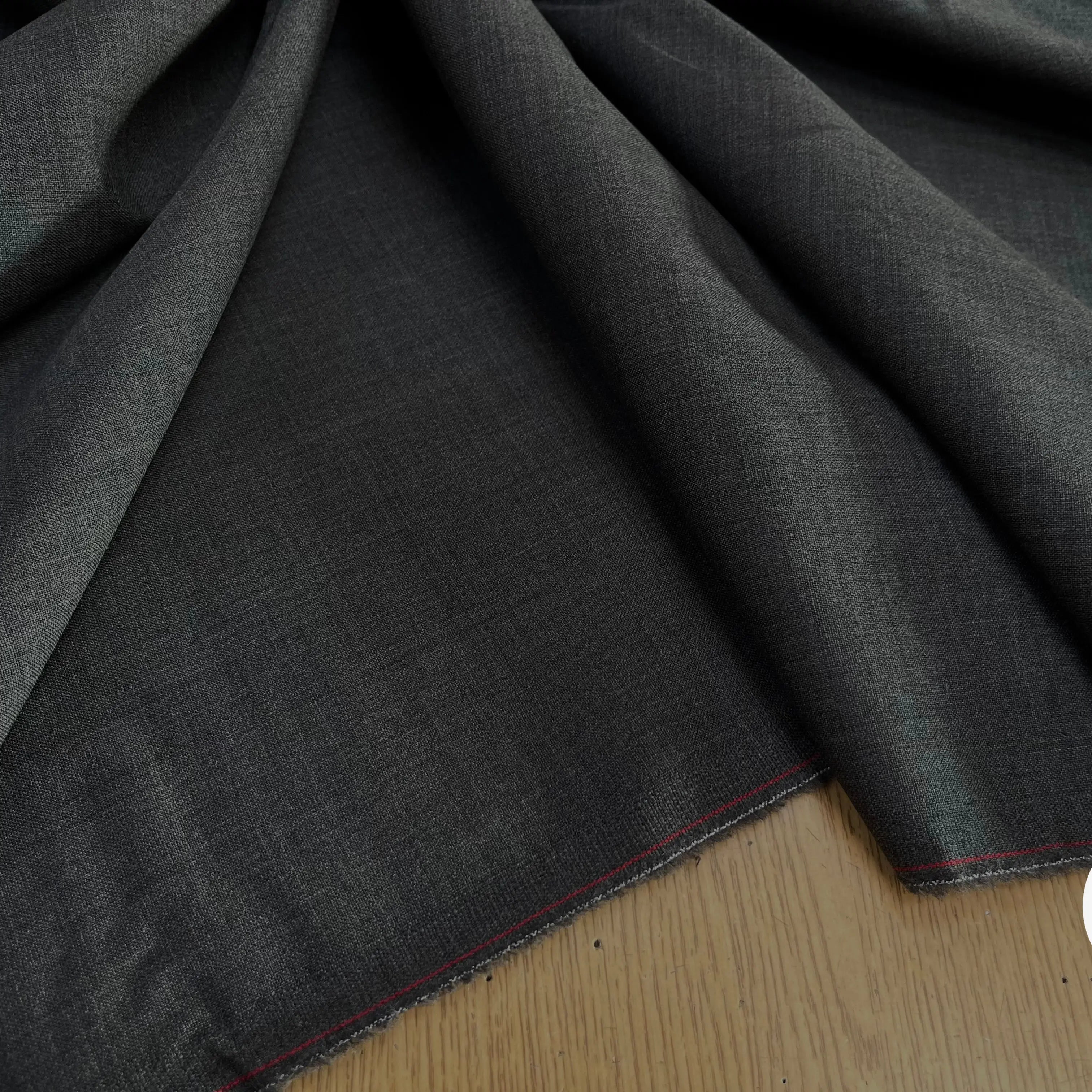 DRAPERIE DE LAINE GRIS DEPERLANTE FIL ROUGE SUR UNE LISIÈRE - My Little Coupon