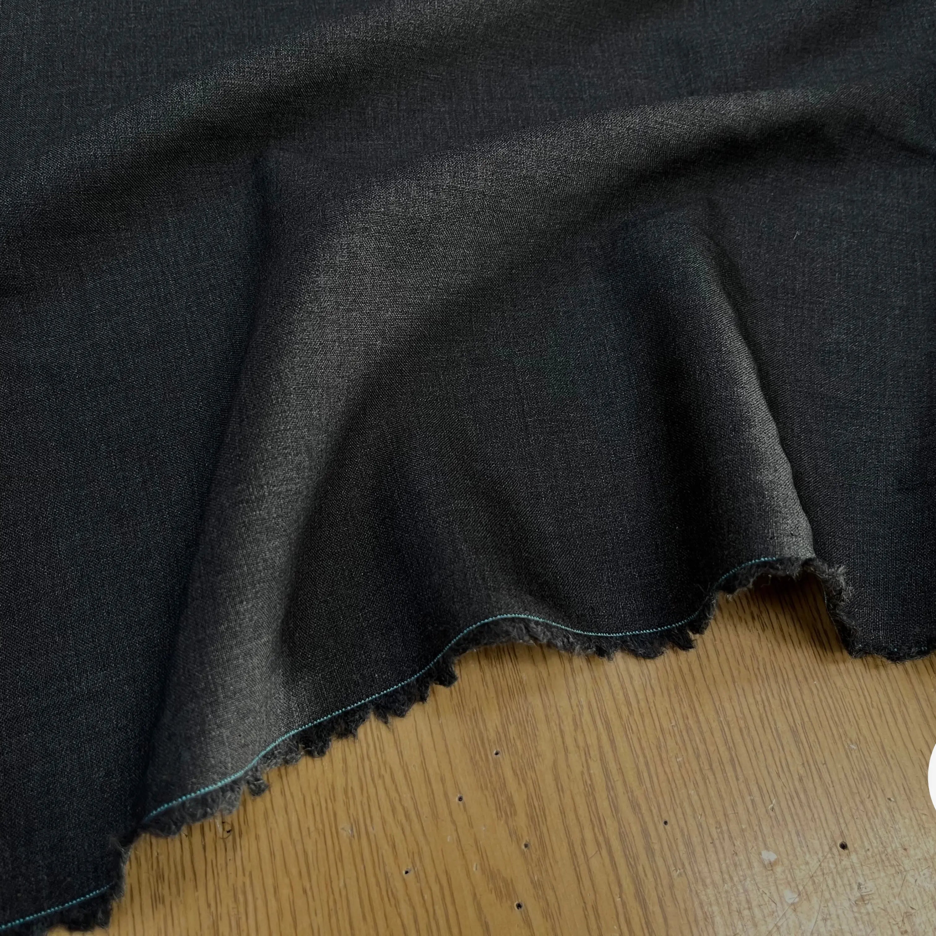 DRAPERIE DE LAINE GRIS FONCÉ FIL BLEU SUR UNE LISIÈRE & DEPERLANTE - My Little Coupon