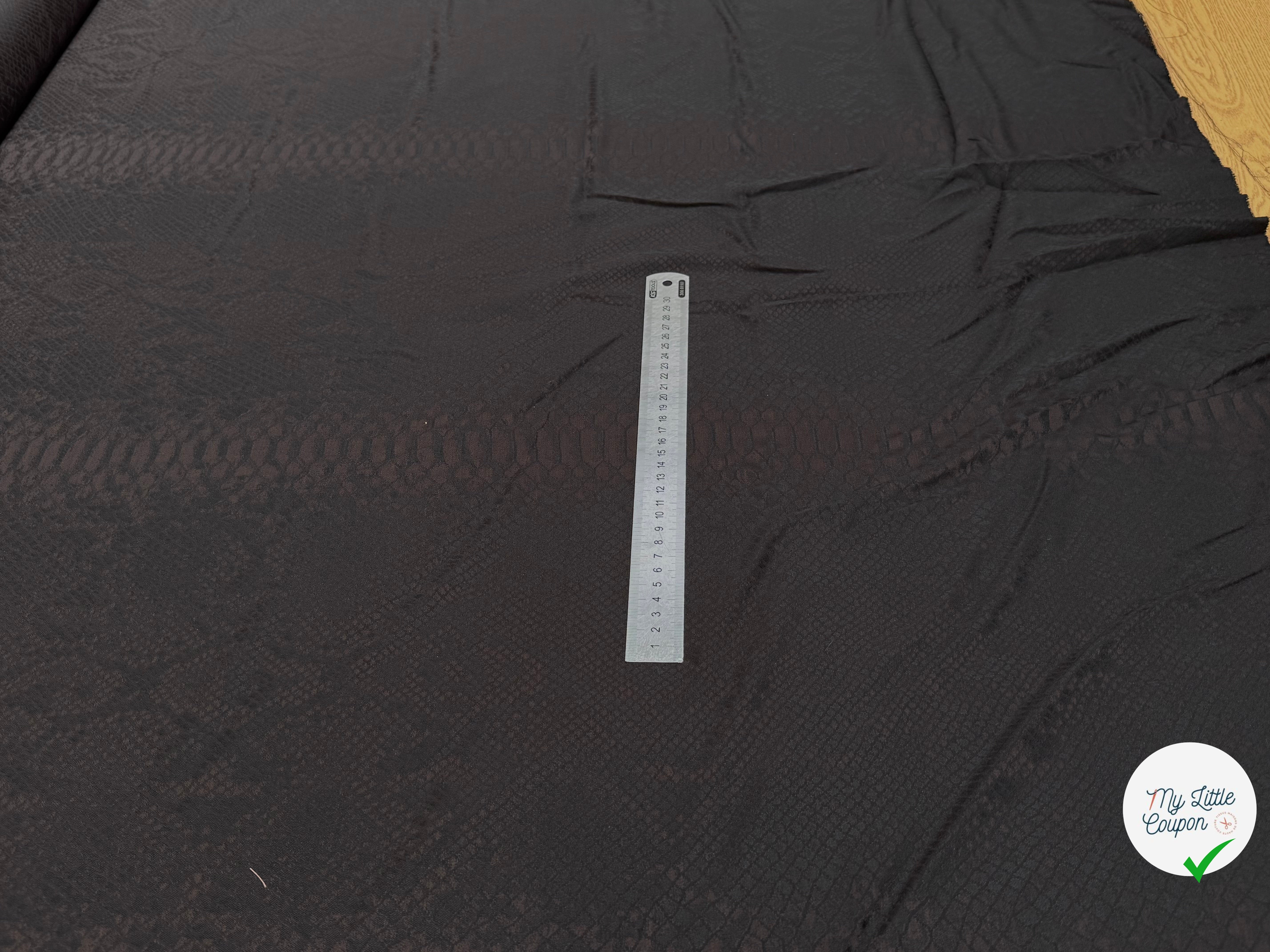 DRAPERIE DE LAINE PYTHON MARRON NOIR LÉGÈREMENT SATINÉE TRÈS CHIC - My Little Coupon