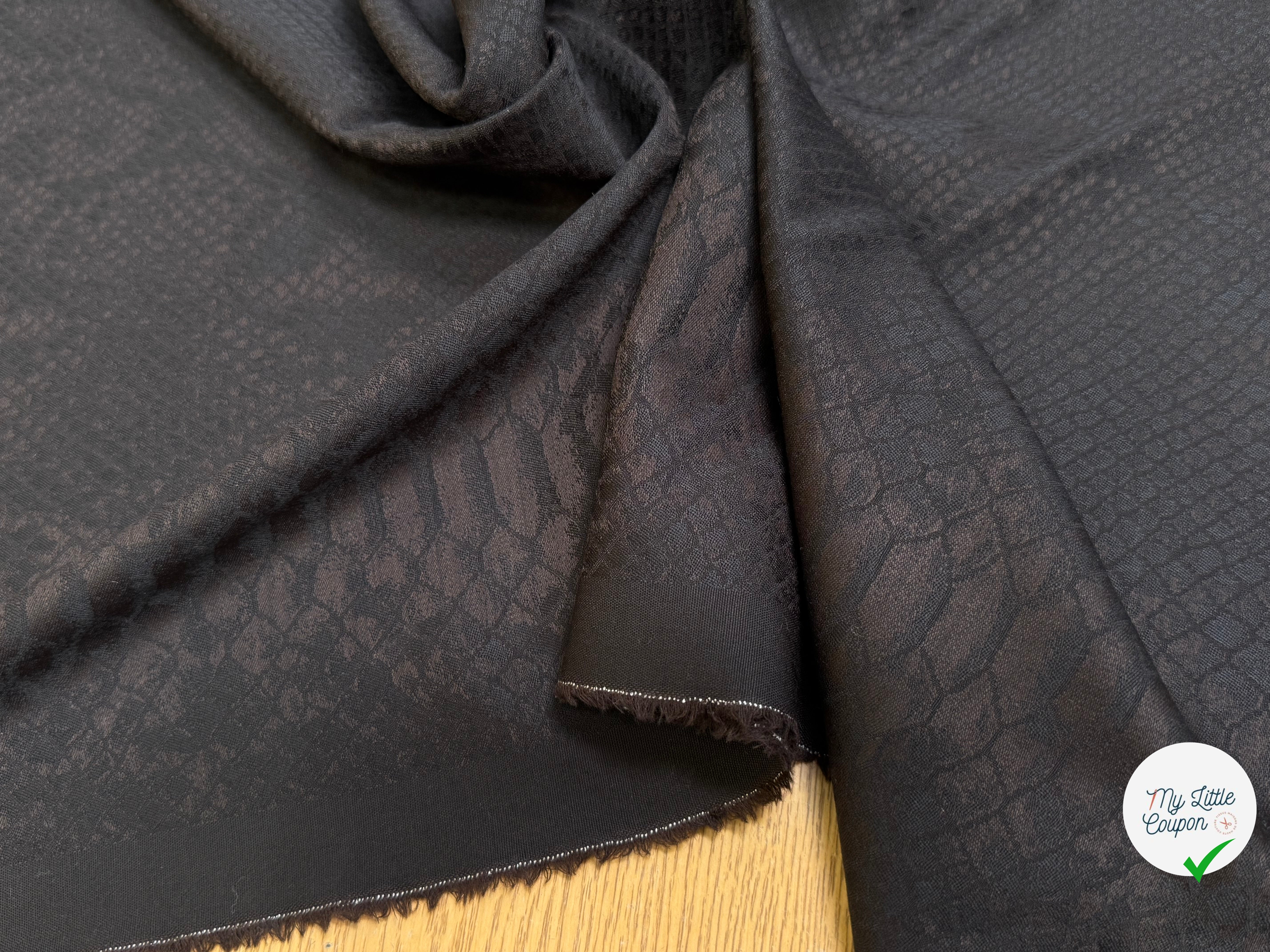 DRAPERIE DE LAINE PYTHON MARRON NOIR LÉGÈREMENT SATINÉE TRÈS CHIC - My Little Coupon