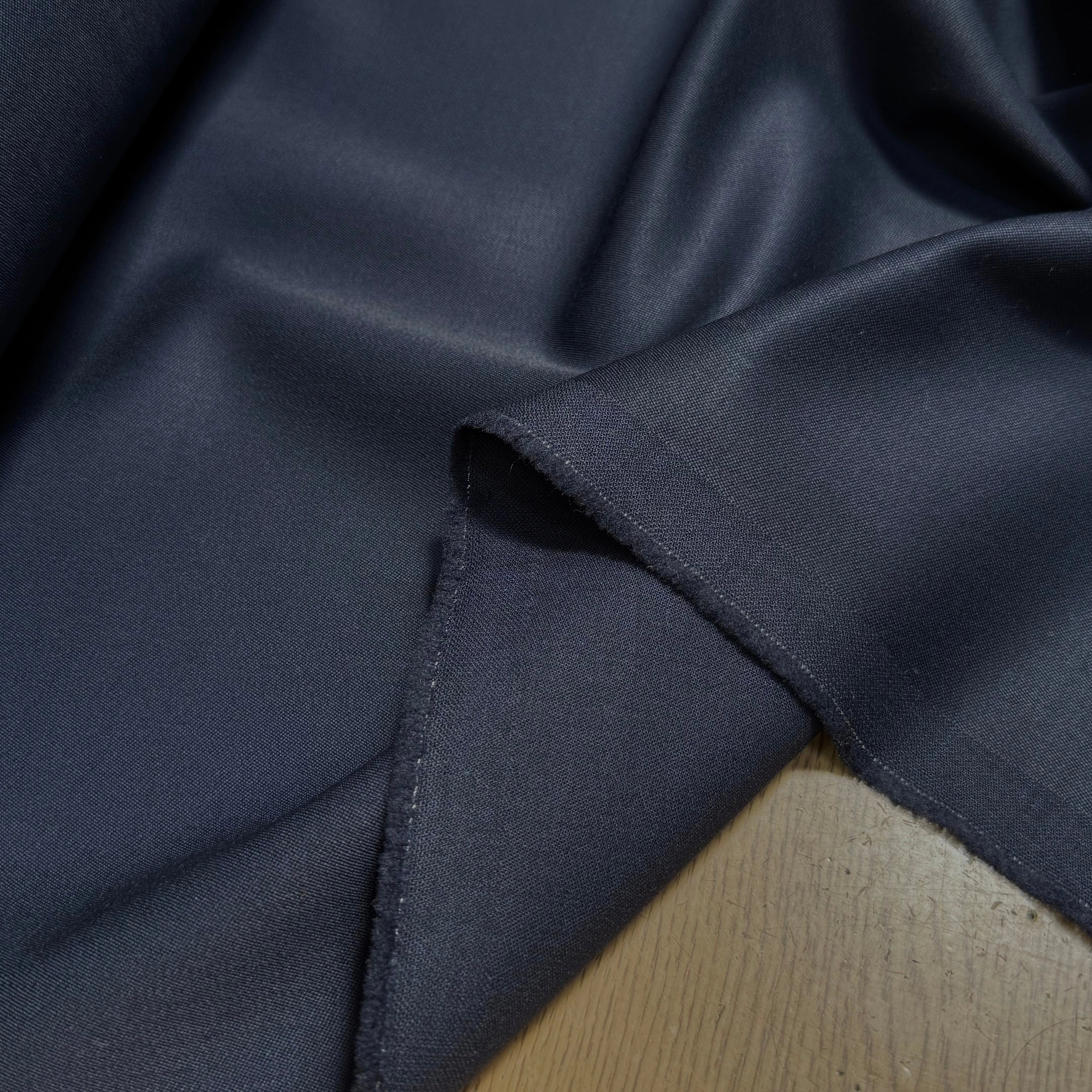 DRAPERIE DE LAINE SATINÉE NAVY TRÈS BELLE TENUE - My Little Coupon