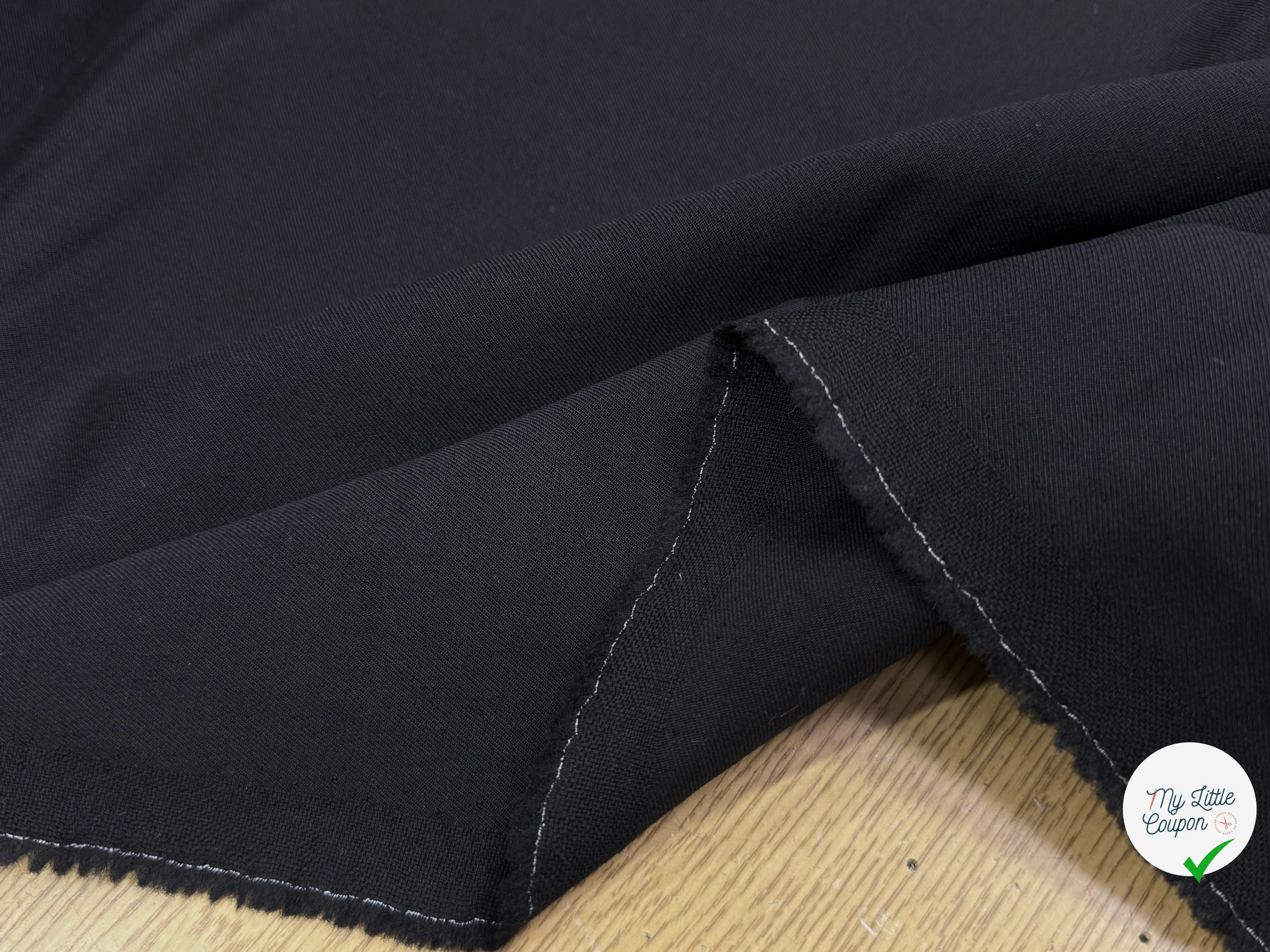 DRAPERIE DE LAINE STRETCH LÉGÈREMENT STRIÉE NOIR TRÈS BELLE TENUE - My Little Coupon