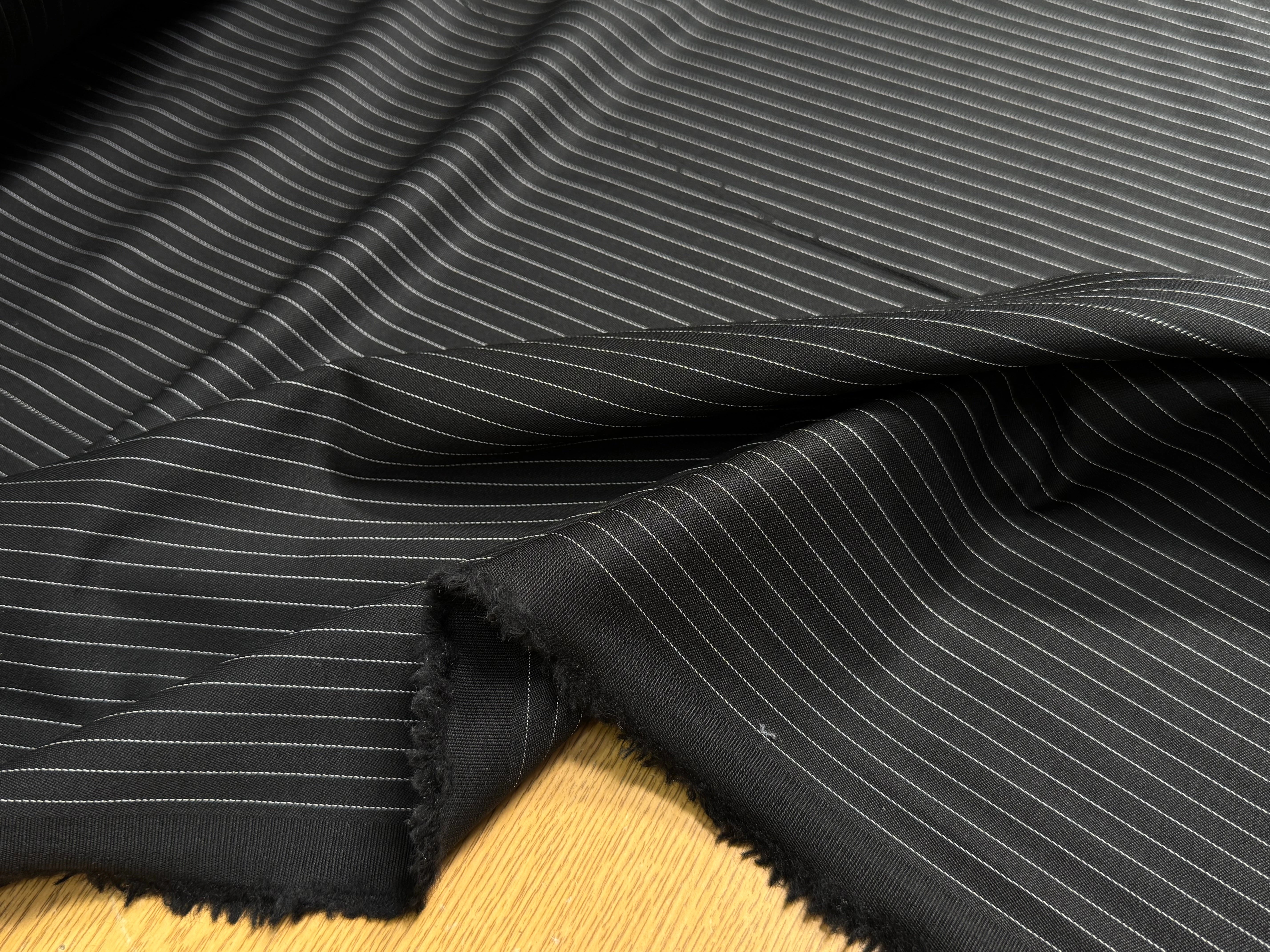 DRAPERIE DE LAINE STRETCH RAYURES TENNIS NOIR - My Little Coupon