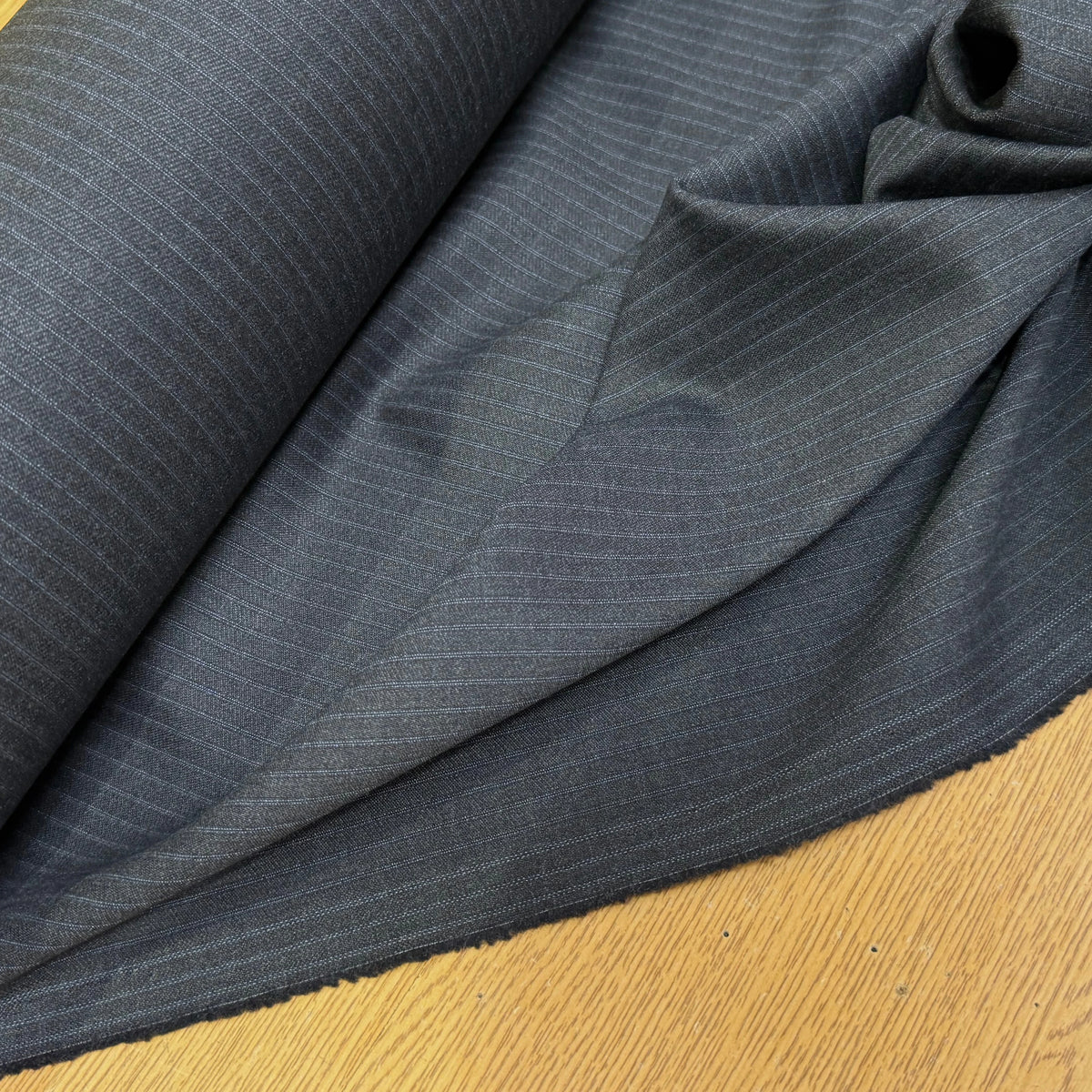DRAPERIE DE LAINE SUPER 100'S GRIS RAYURES BLEUES TRÈS ÉLÉGANT - My Little Coupon
