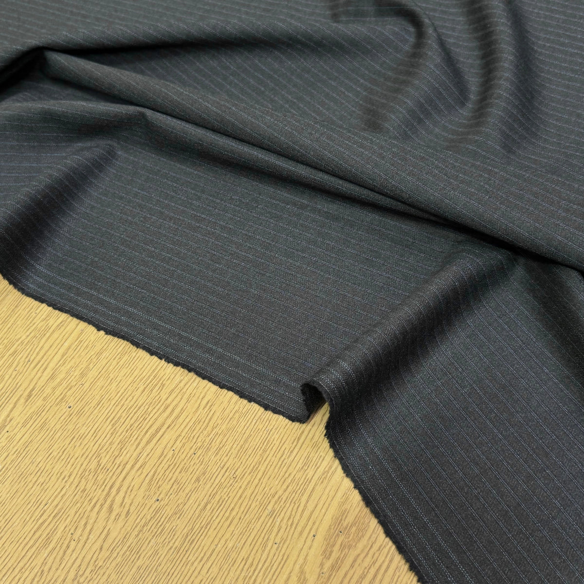 DRAPERIE DE LAINE SUPER 100'S GRIS RAYURES BLEUES TRÈS ÉLÉGANT - My Little Coupon
