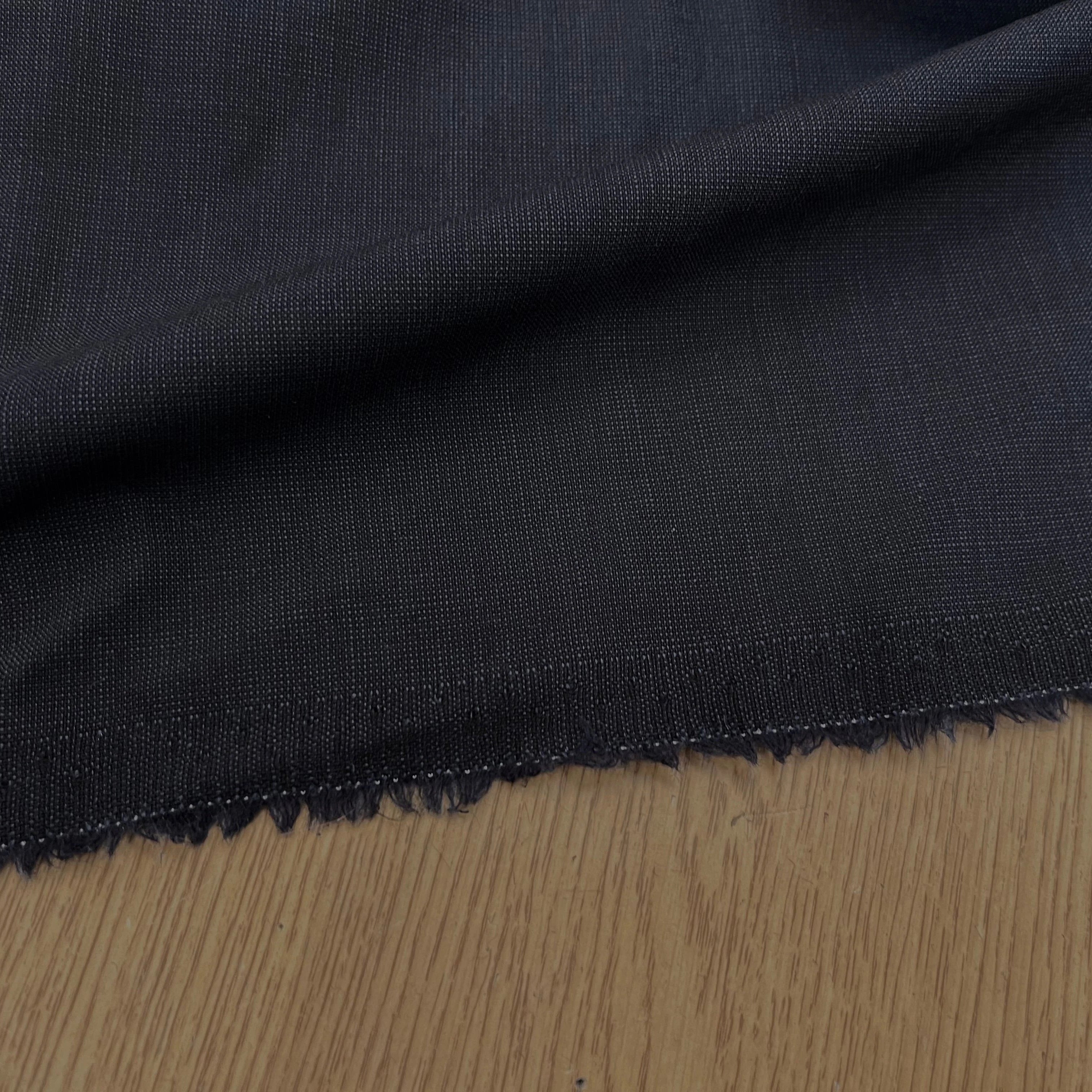 DRAPERIE DE LAINE SUPERBE BLEU NUIT D'ÉTÉ DEPERLANTE FIL ROUGE SUR UNE LISIÈRE - My Little Coupon