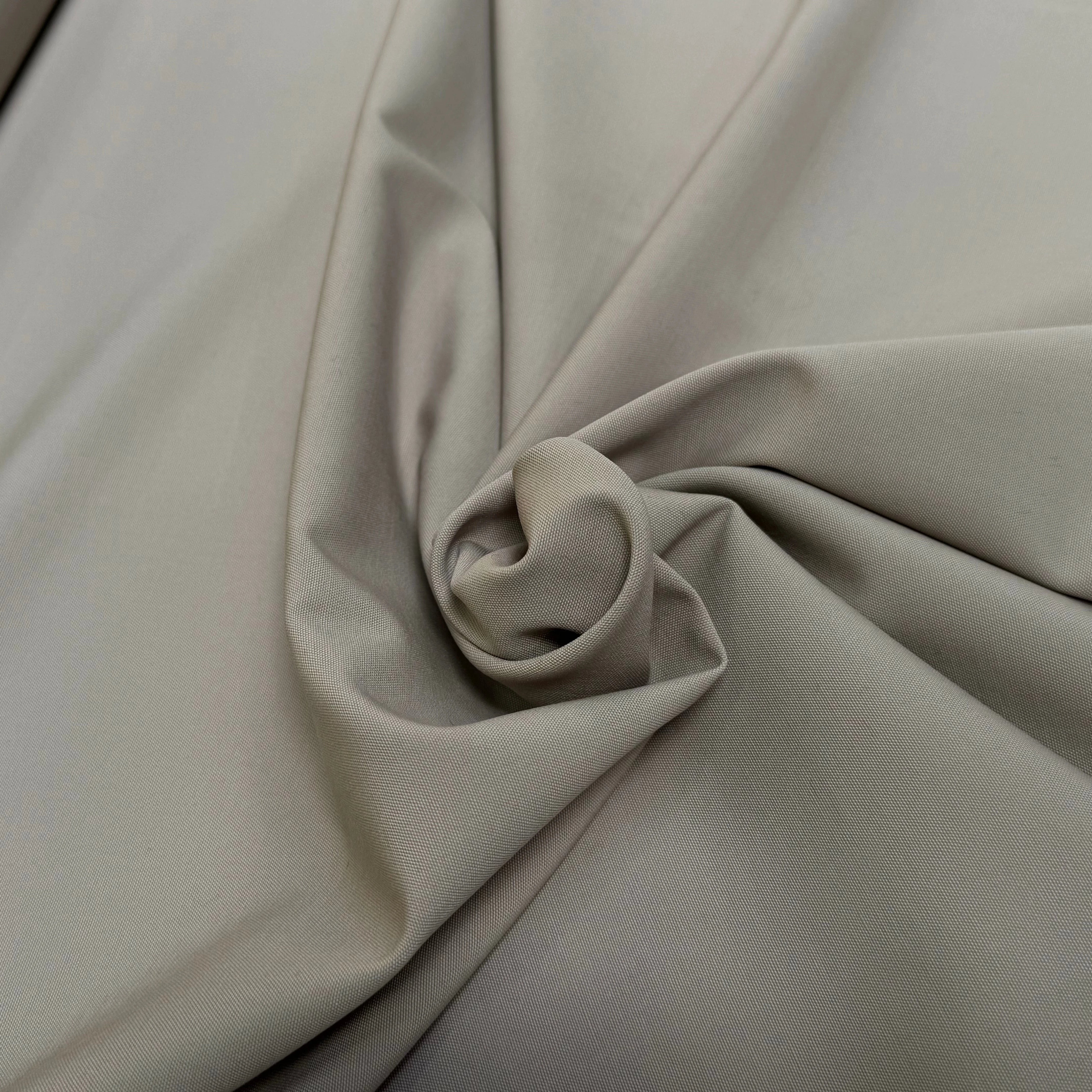 DRAPERIE DE LAINE TAUPE TRÈS BELLE TENUE - My Little Coupon