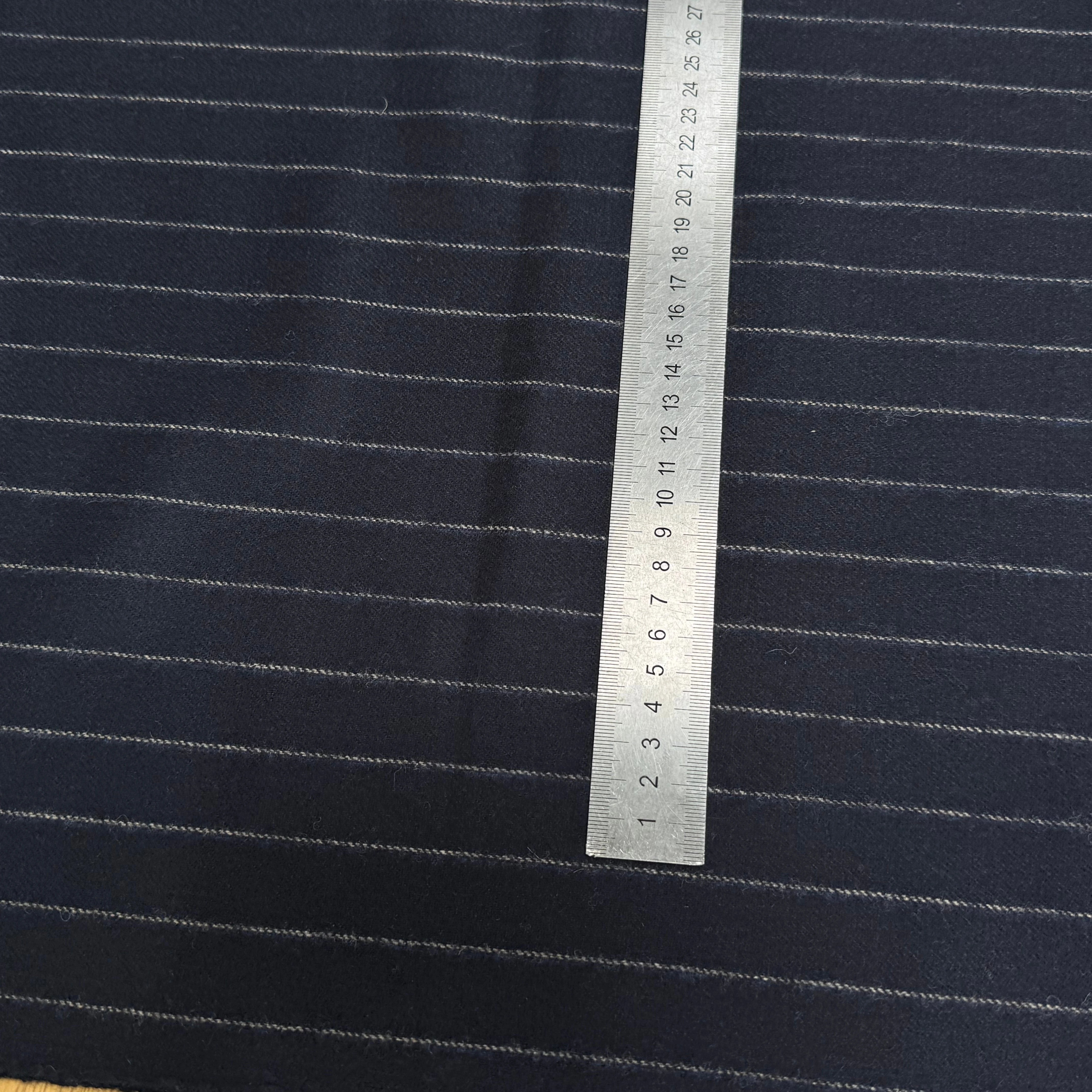 DRAPERIE DE LAINE TENUE IMPÉCABLE MARINE À RAYURES - My Little Coupon