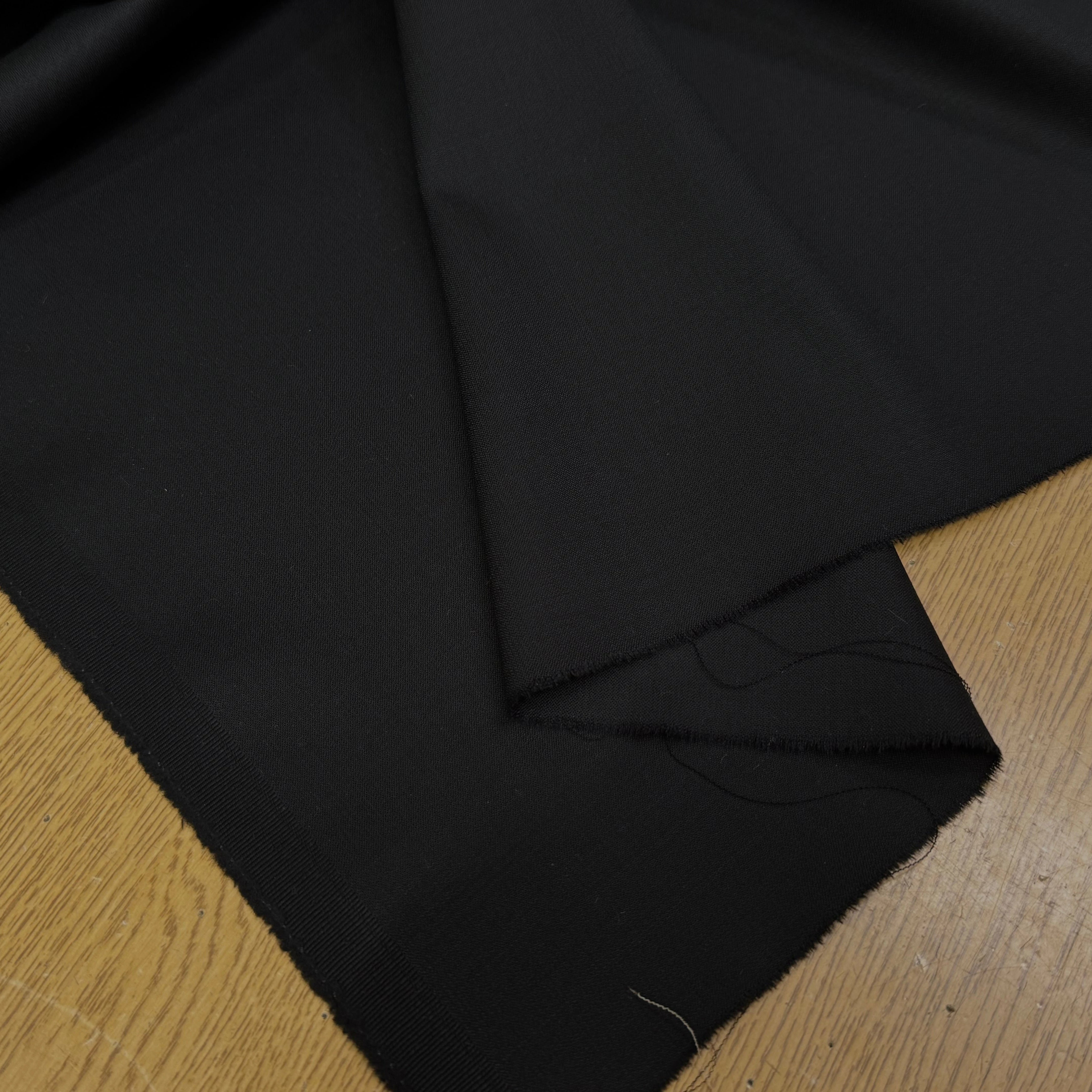 DRAPERIE DE LAINE TRÈS BELLE TENUE NOIR ULTRA BELLE - My Little Coupon