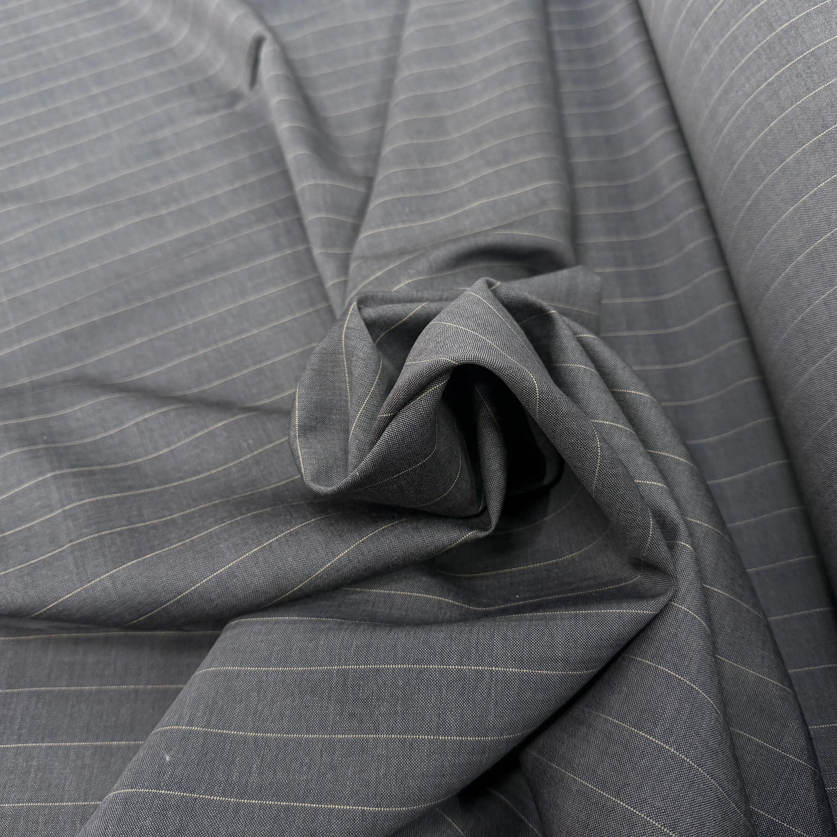 DRAPERIE DE LAINE VIERGE GRIS ANTHRACITE FINES RAYURES JAUNES MADE IN ITALY - My Little Coupon