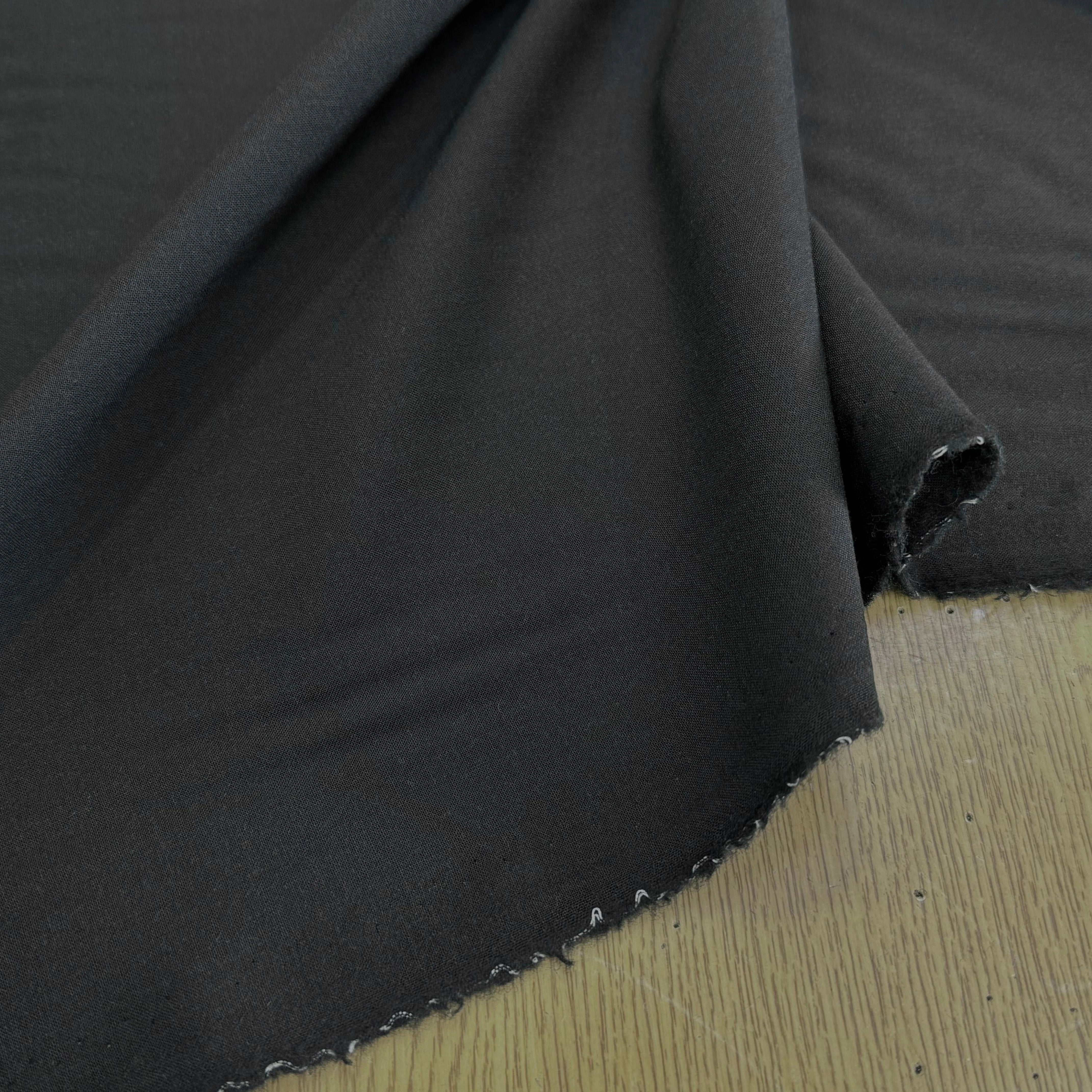 DRAPERIE FLANELLE DE LAINE ULTRA BELLE ET STRETCH NOIR ANTHRACITE 96% LAINE - My Little Coupon