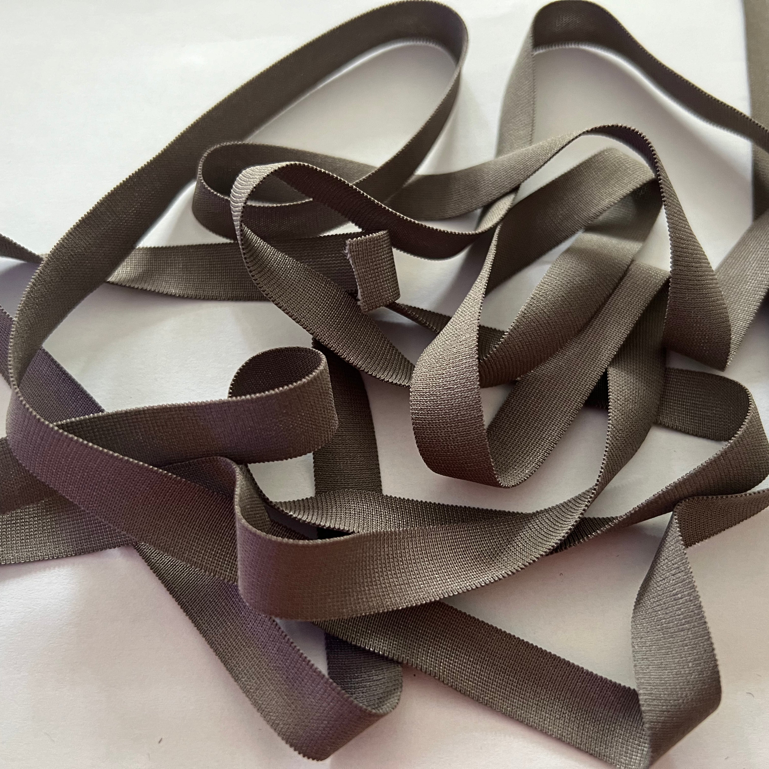 ÉLASTIQUE PLAT LINGERIE GRIS MOYEN 12mm - My Little Coupon