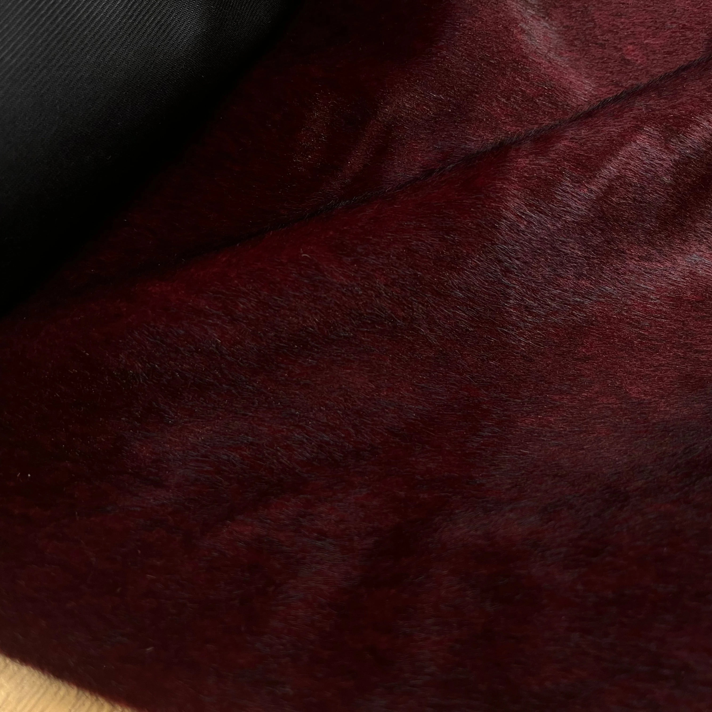 FAUSSE FOURRURE COULEUR VIN CONTRECOLLÉ 155CM - My Little Coupon