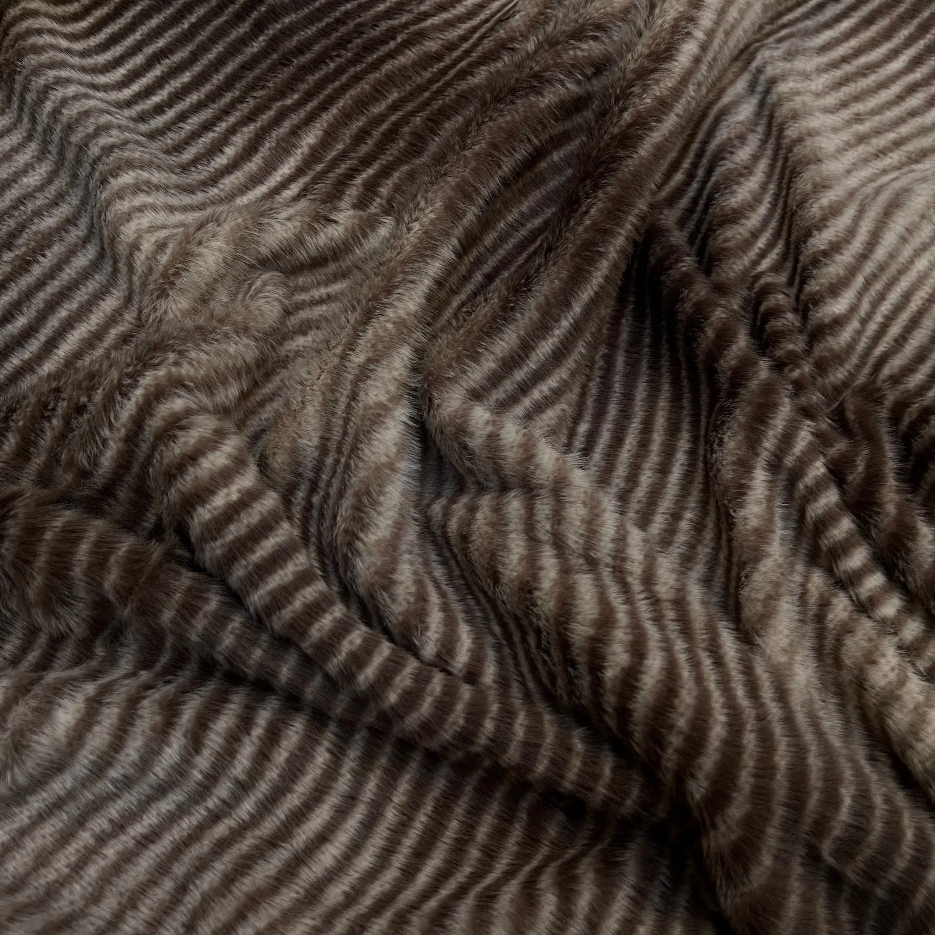 FAUSSE FOURRURE RAYURE MARRON BEIGE - My Little Coupon