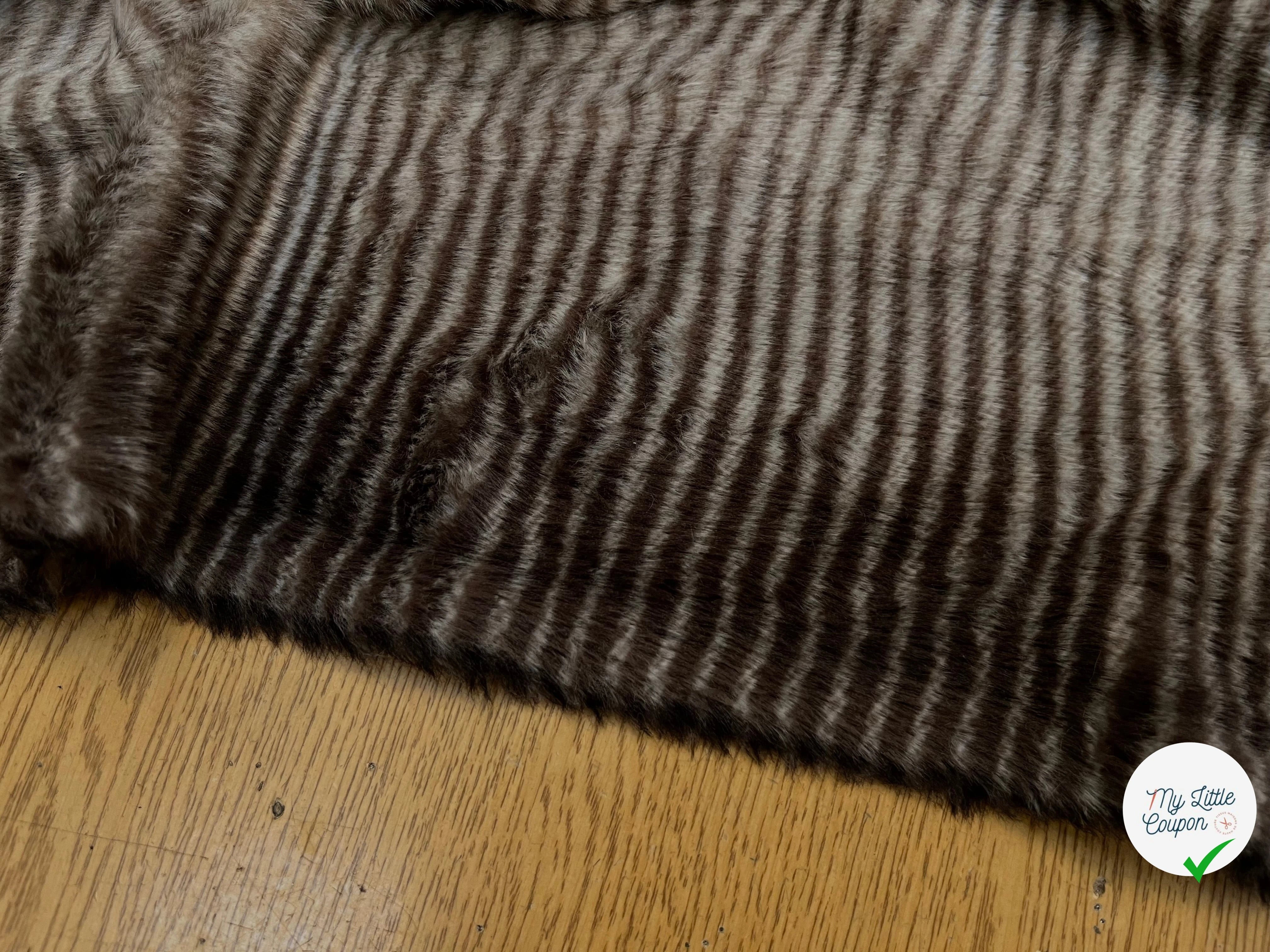 FAUSSE FOURRURE RAYURE MARRON BEIGE - My Little Coupon