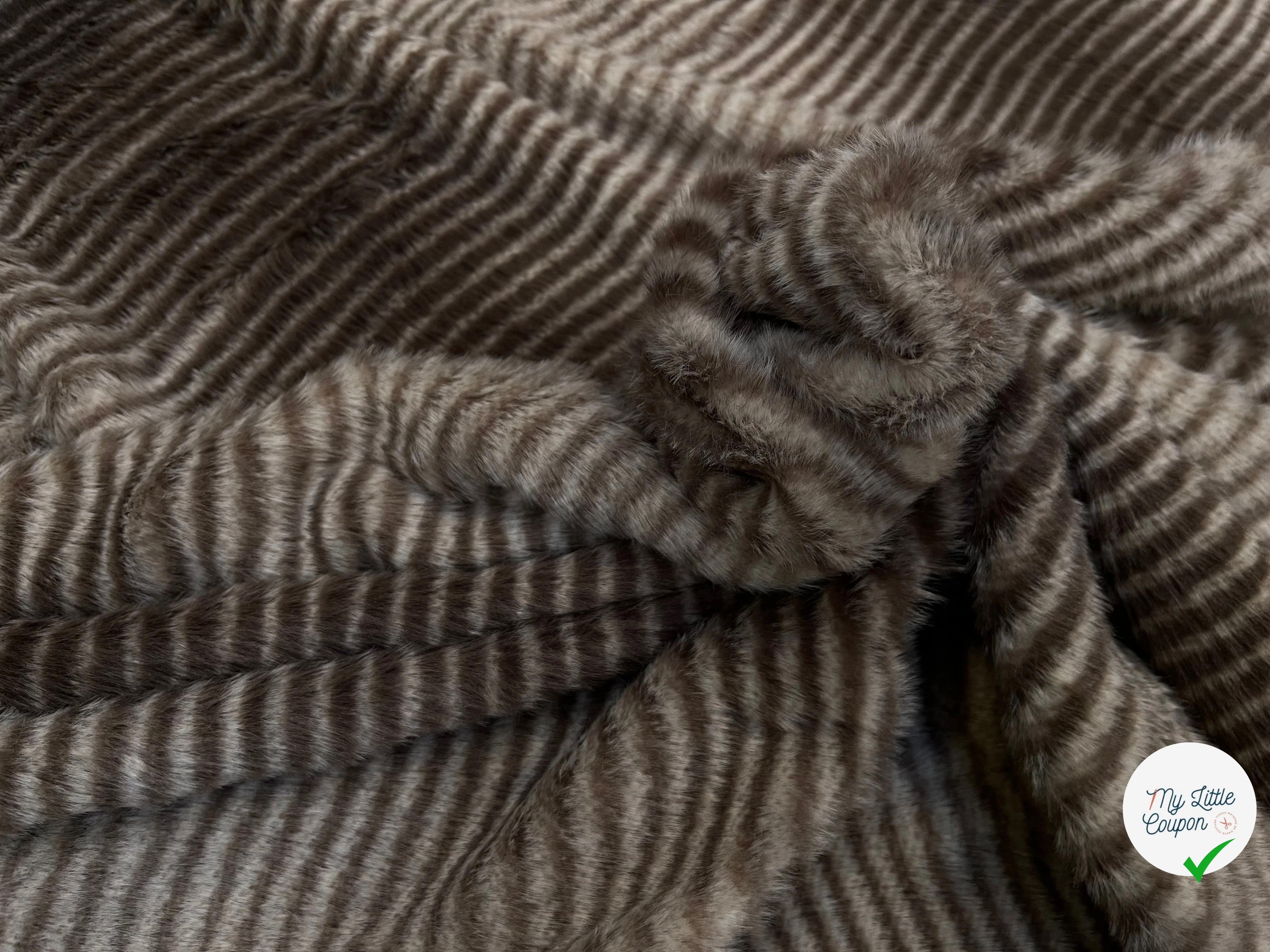 FAUSSE FOURRURE RAYURE MARRON BEIGE - My Little Coupon