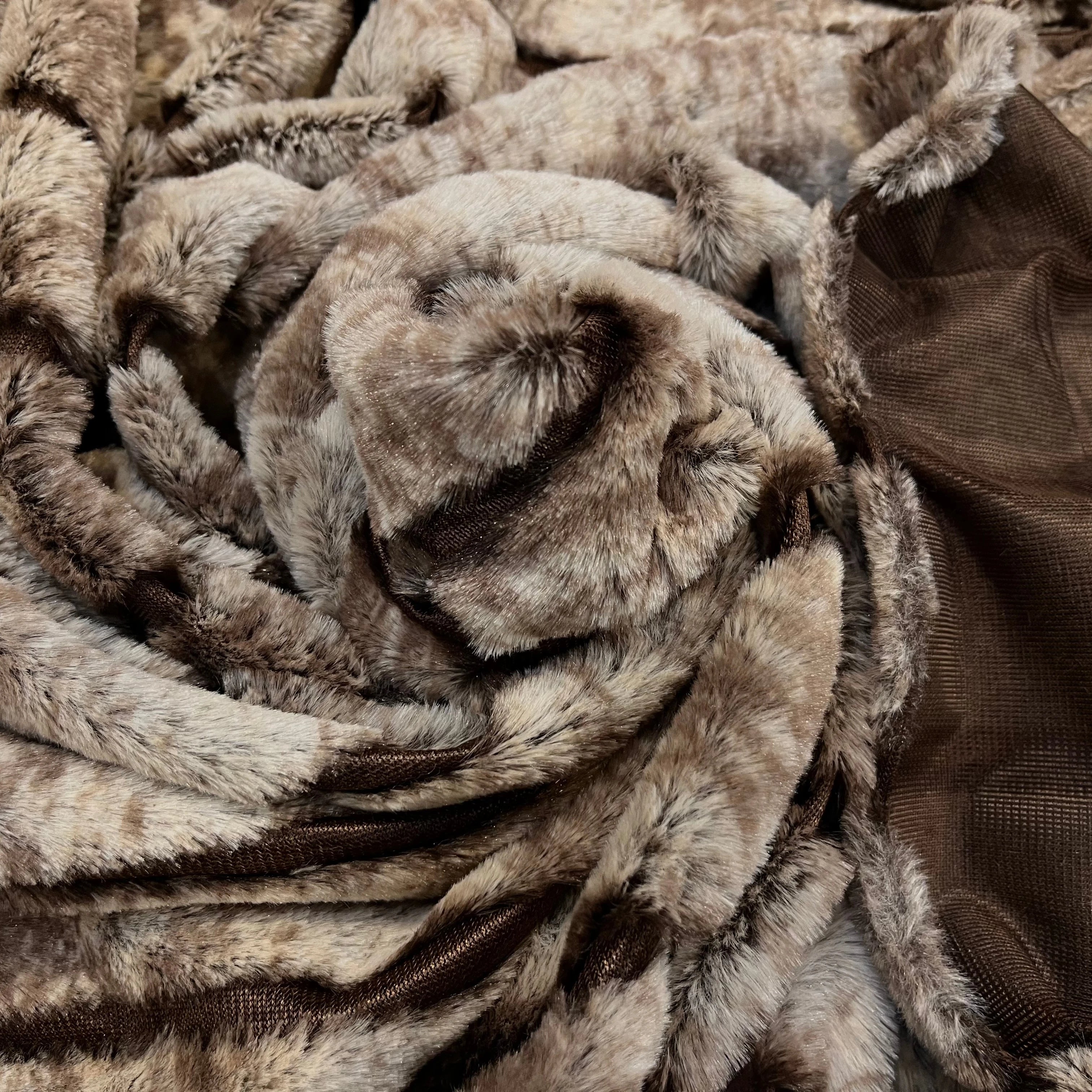 FAUSSE FOURRURE RAYURE MARRON ET BEIGE FONCÉ - My Little Coupon