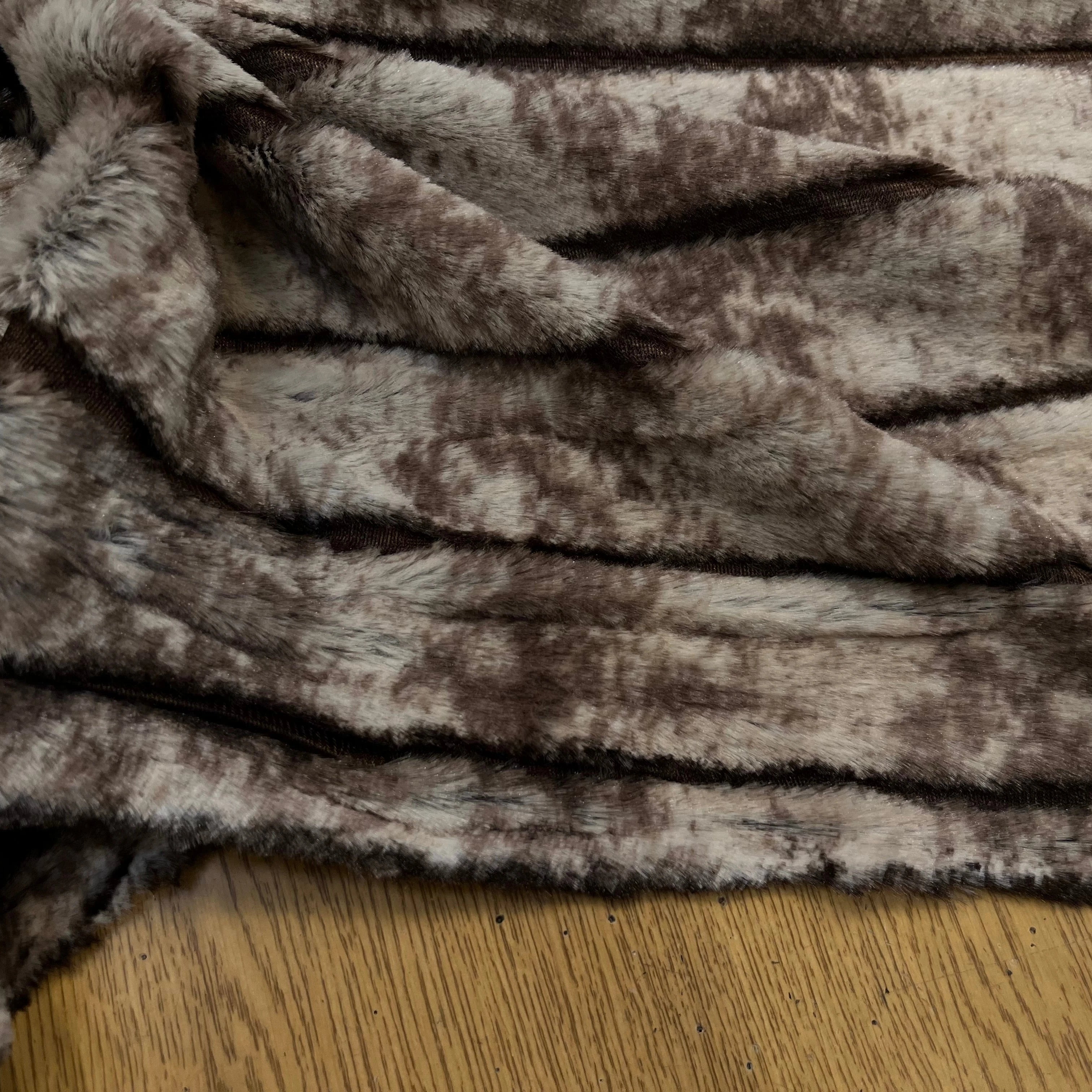 FAUSSE FOURRURE RAYURE MARRON ET BEIGE FONCÉ - My Little Coupon