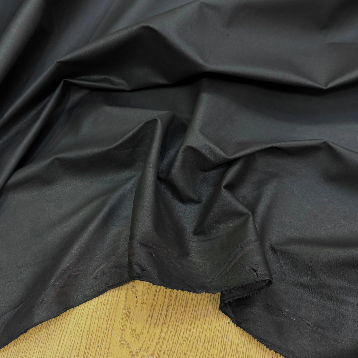 FAUX CUIR EXTENSIBLE NOIR EFFET HUILÉ - My Little Coupon