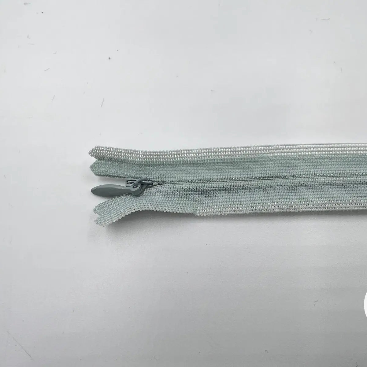 FERMETURE INVISIBLE COLORIS BLEU BEBE 22CM - My Little Coupon - tissu - coudre