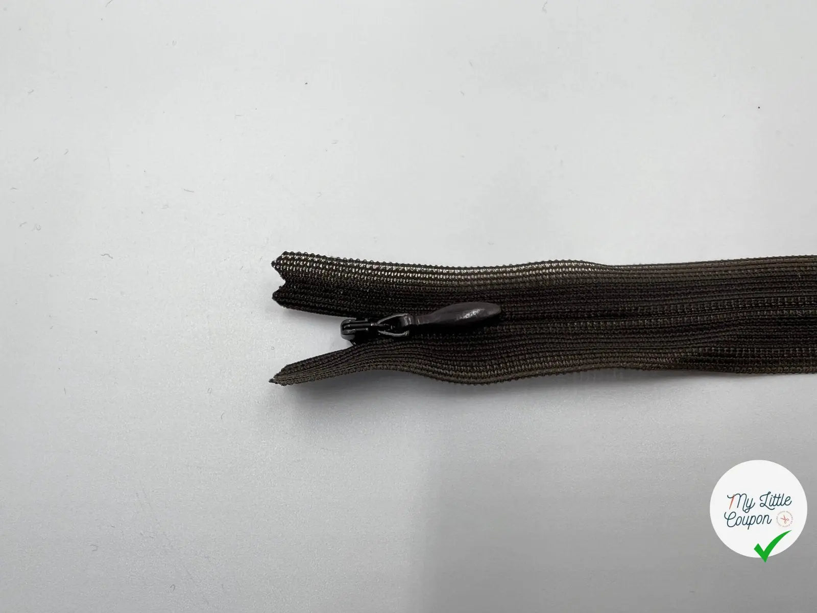 FERMETURE INVISIBLE COLORIS KAKI 18CM - My Little Coupon - tissu - coudre