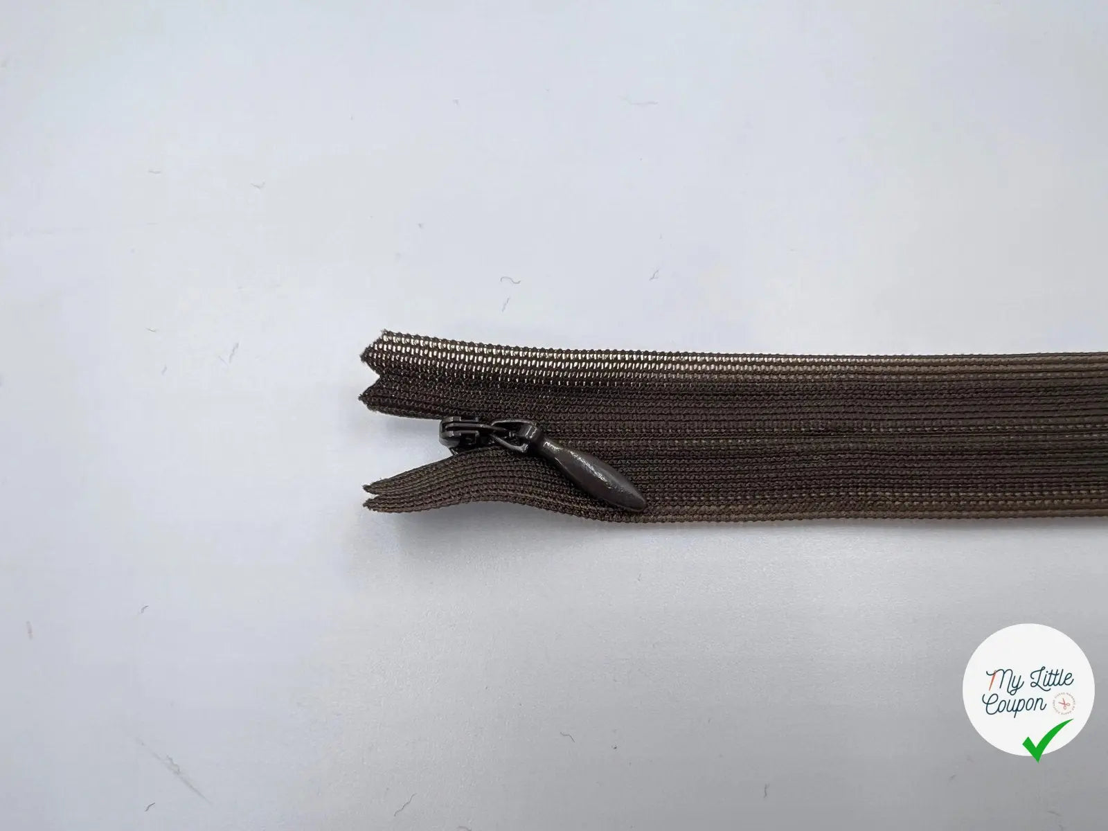 FERMETURE INVISIBLE COLORIS KAKI 22CM - My Little Coupon - tissu - coudre