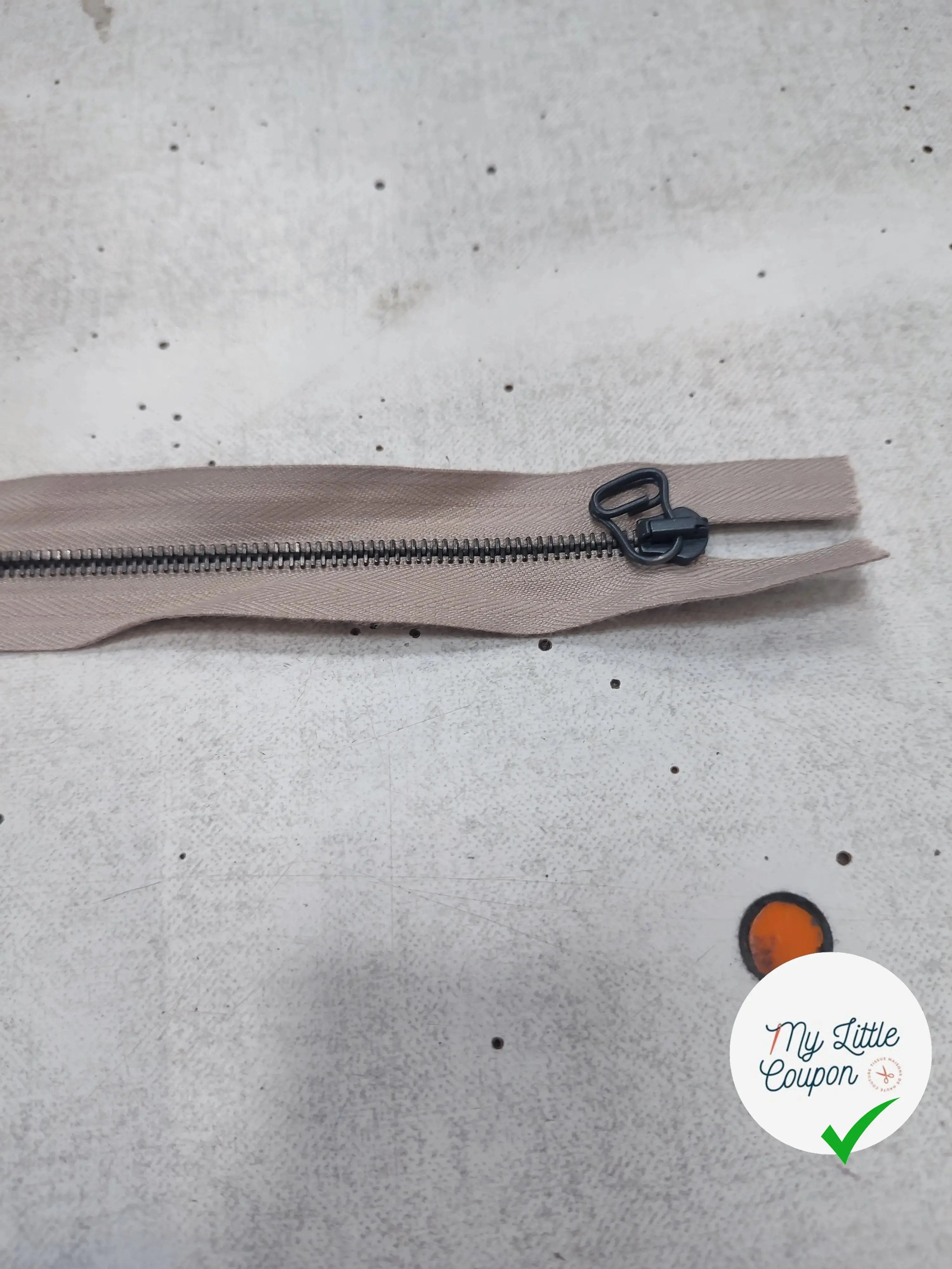 FERMETURE RIRI MÉTAL NON SÉPARABLE 25CM GRIS FONCÉ M4 - My Little Coupon