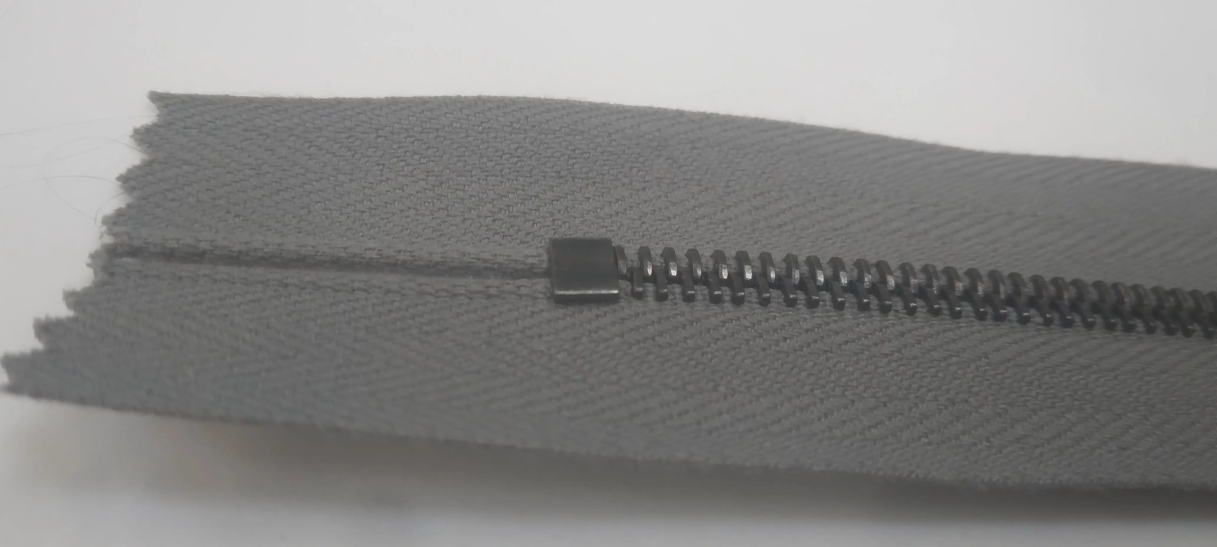 FERMETURE NON SÉPARABLE 25 CM GRIS - My Little Coupon