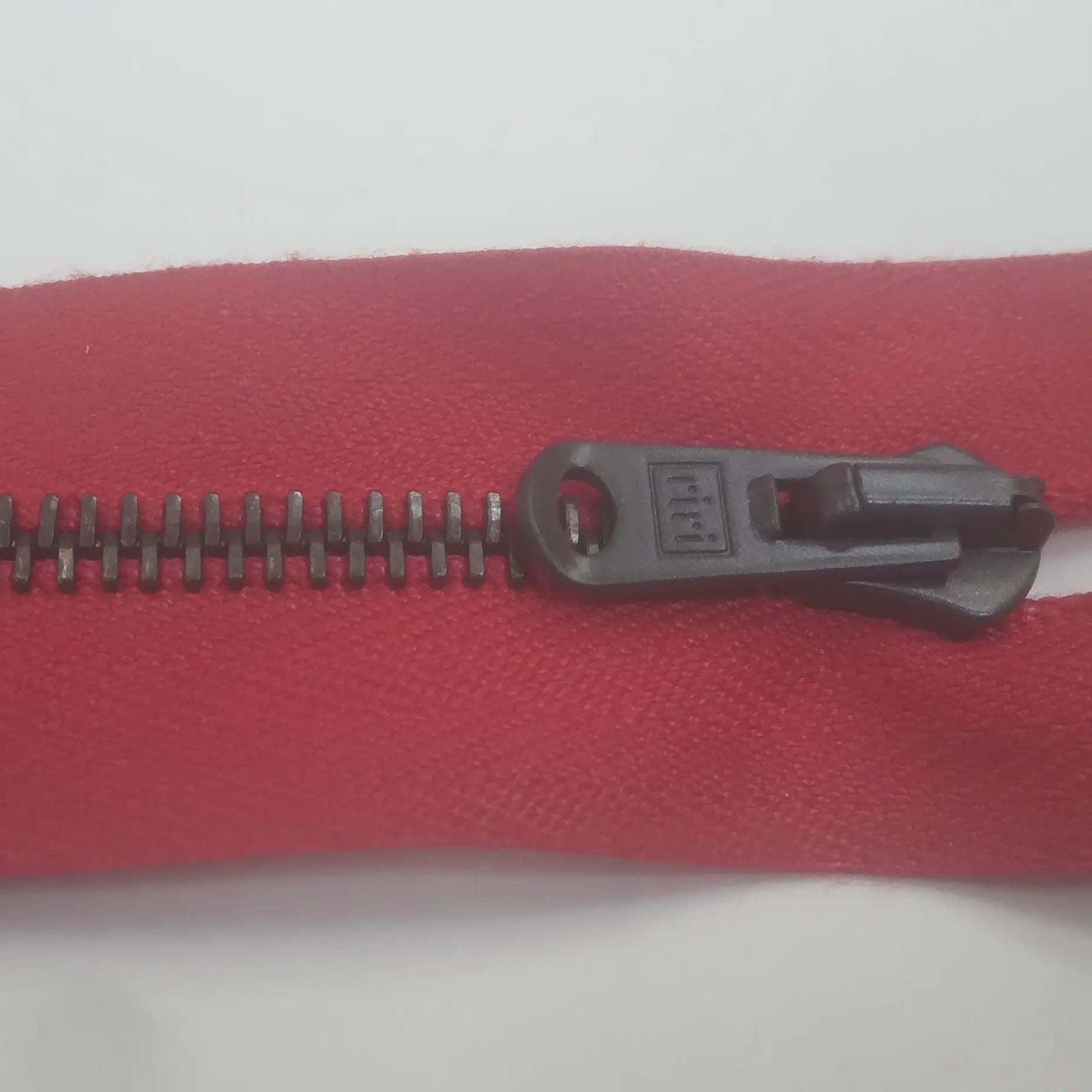 FERMETURE NON SÉPARABLE 25CM ROUGE - My Little Coupon