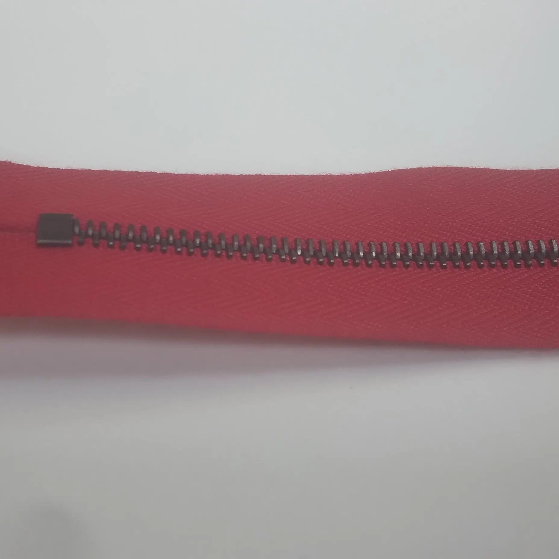 FERMETURE NON SÉPARABLE 25CM ROUGE - My Little Coupon