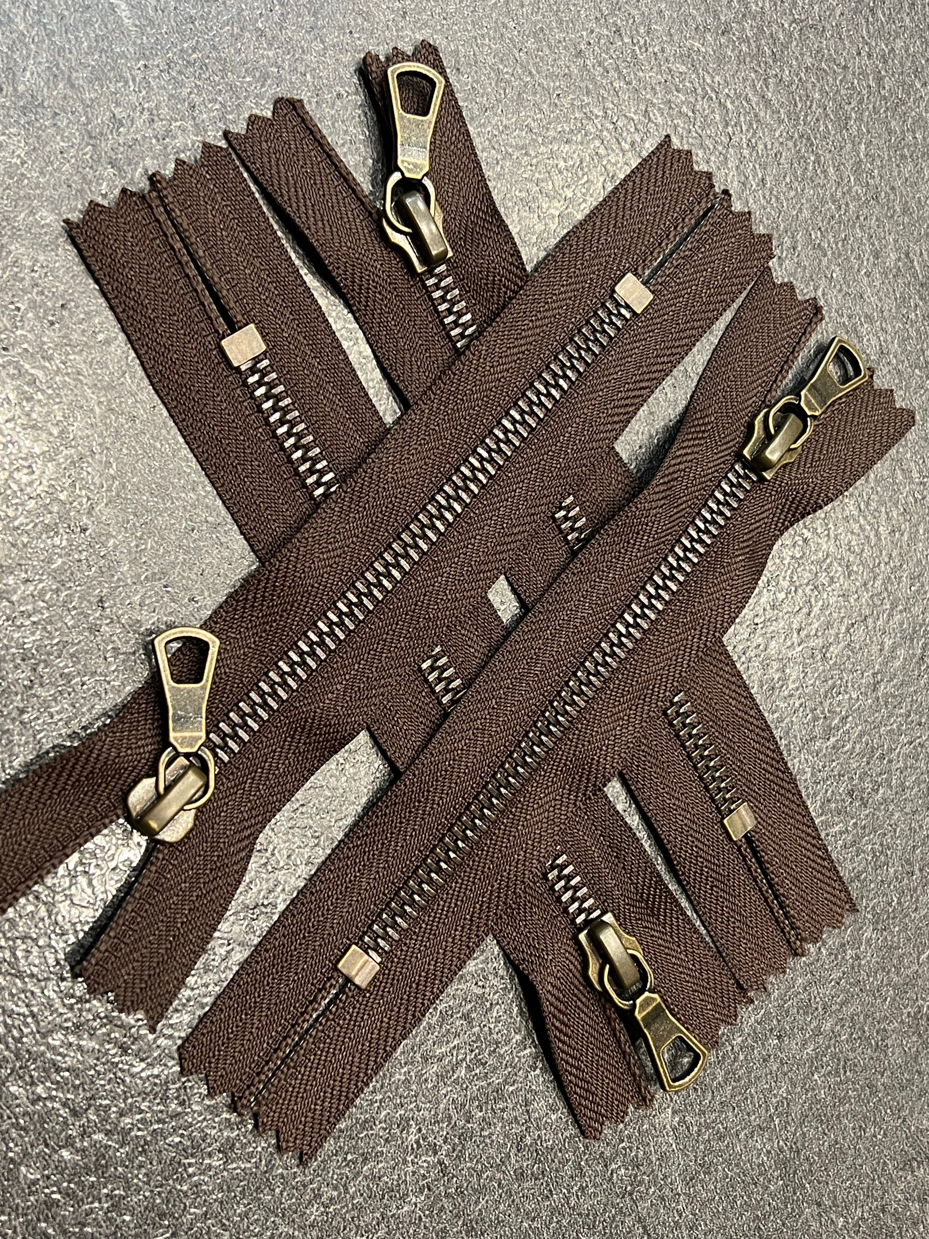 FERMETURE NON SÉPARABLE CHOCOLAT 13cm - My Little Coupon