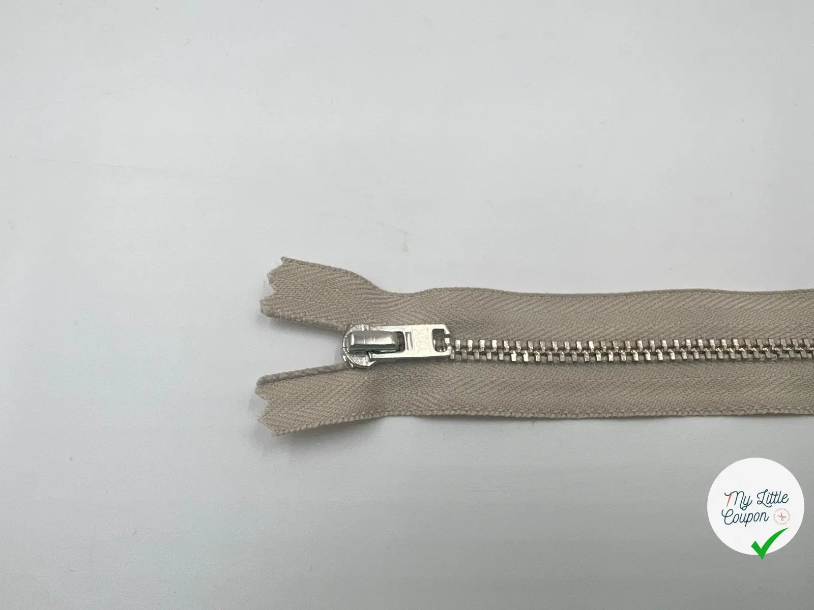FERMETURE NON SÉPARABLE MÉTAL ARGENT COLORIS BEIGE 15CM - My Little Coupon - tissu - coudre