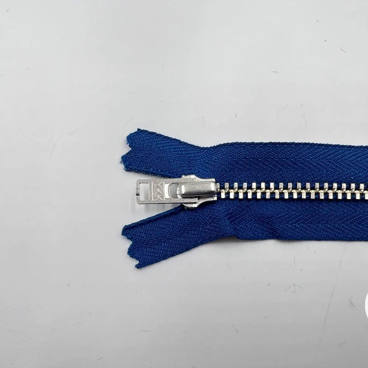 FERMETURE NON SÉPARABLE MÉTAL ARGENT COLORIS BLEU 15CM - My Little Coupon - tissu - coudre