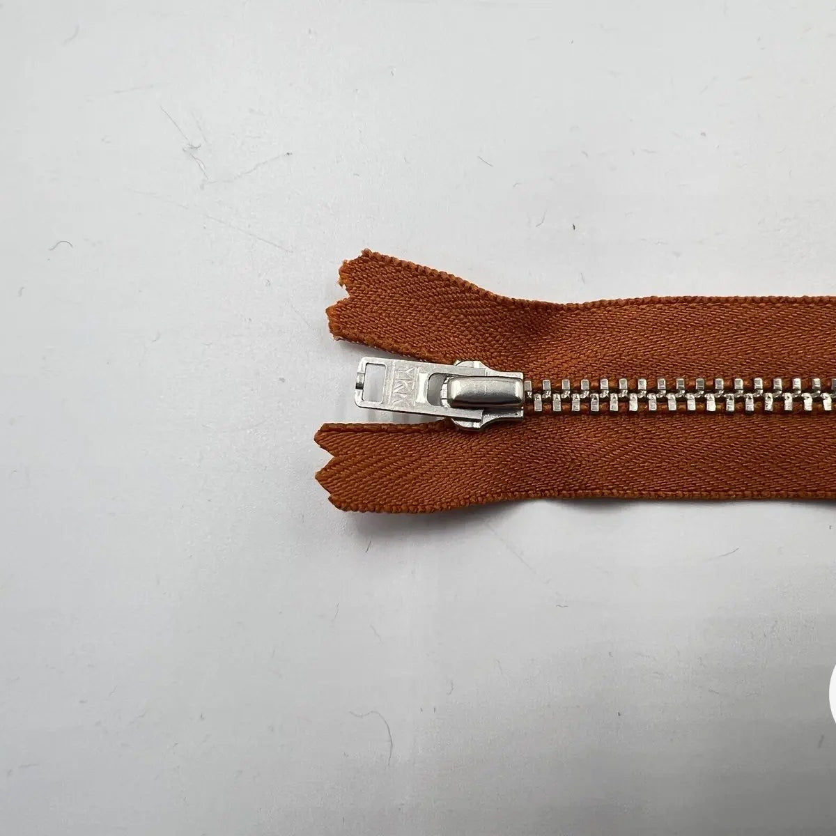 FERMETURE NON SÉPARABLE METAL ARGENT COLORIS OCRE 12CM - My Little Coupon - tissu - coudre