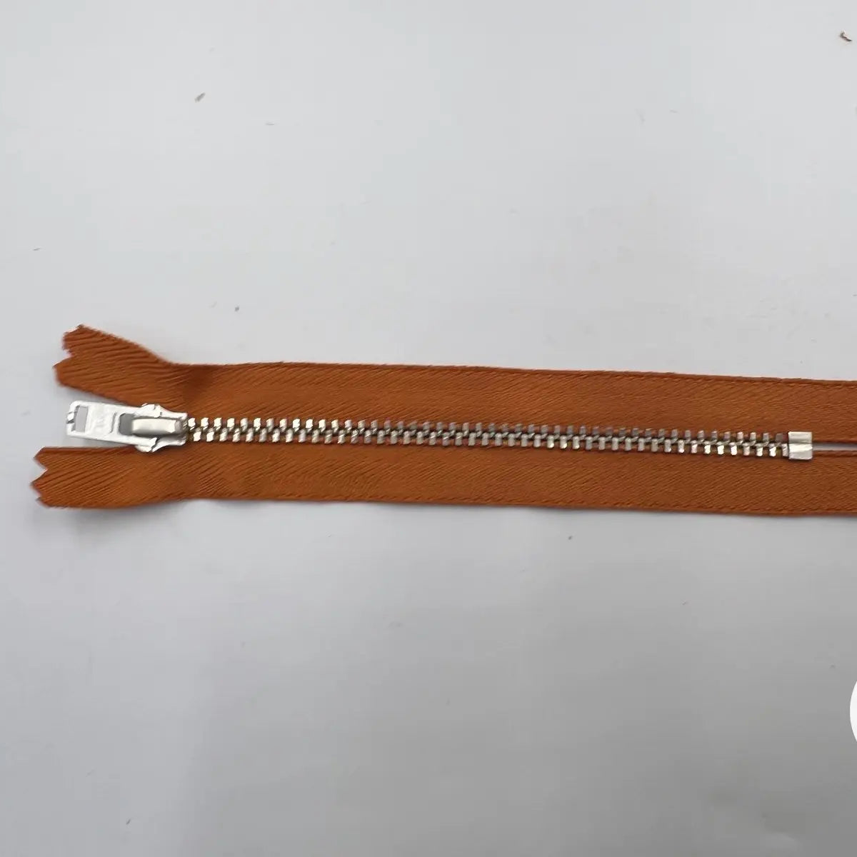 FERMETURE NON SÉPARABLE METAL ARGENT COLORIS OCRE 12CM - My Little Coupon - tissu - coudre